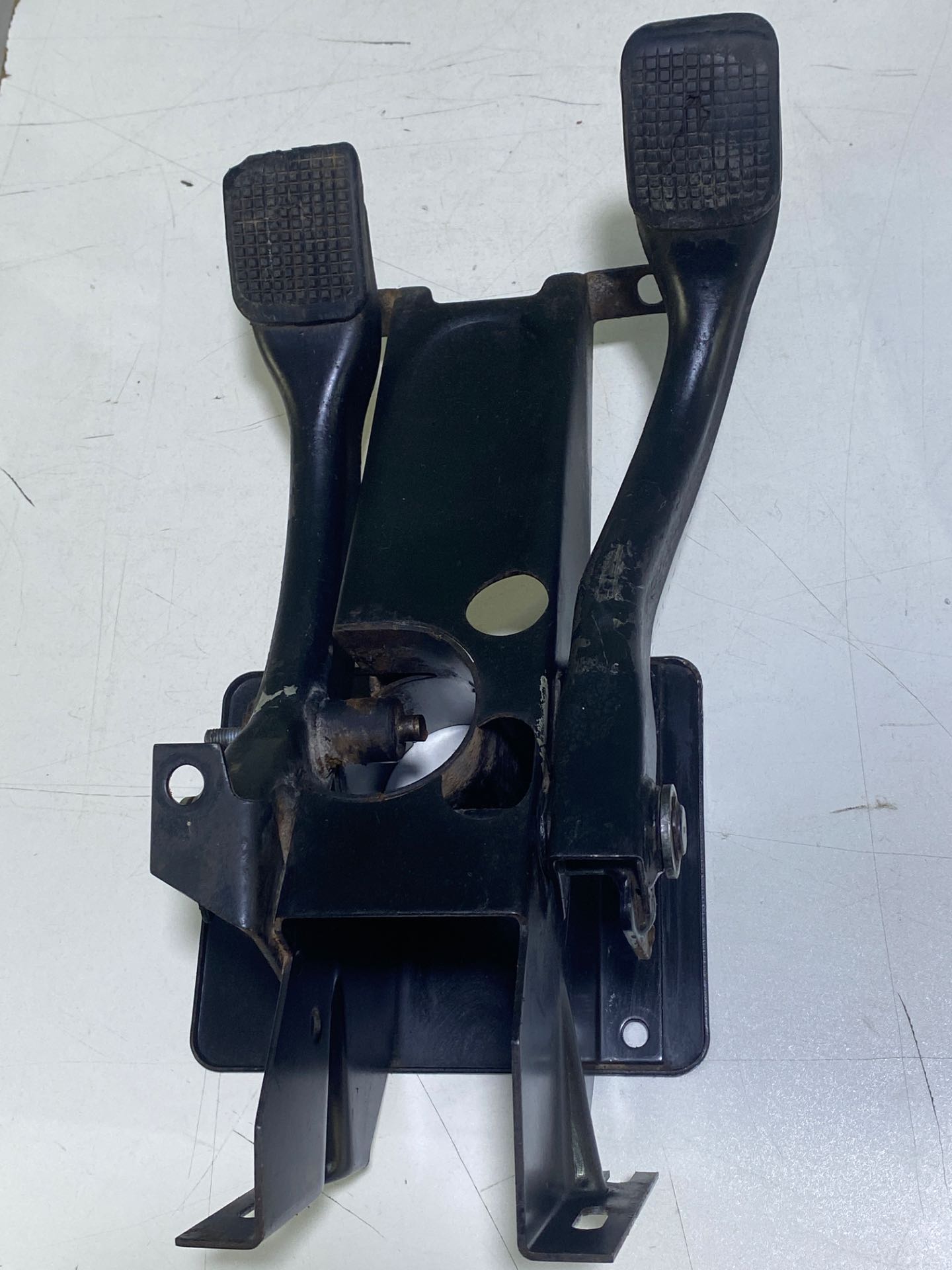 Suporte Pedaleira Embreagem Iveco Daily 3510 4912 1997 A2007