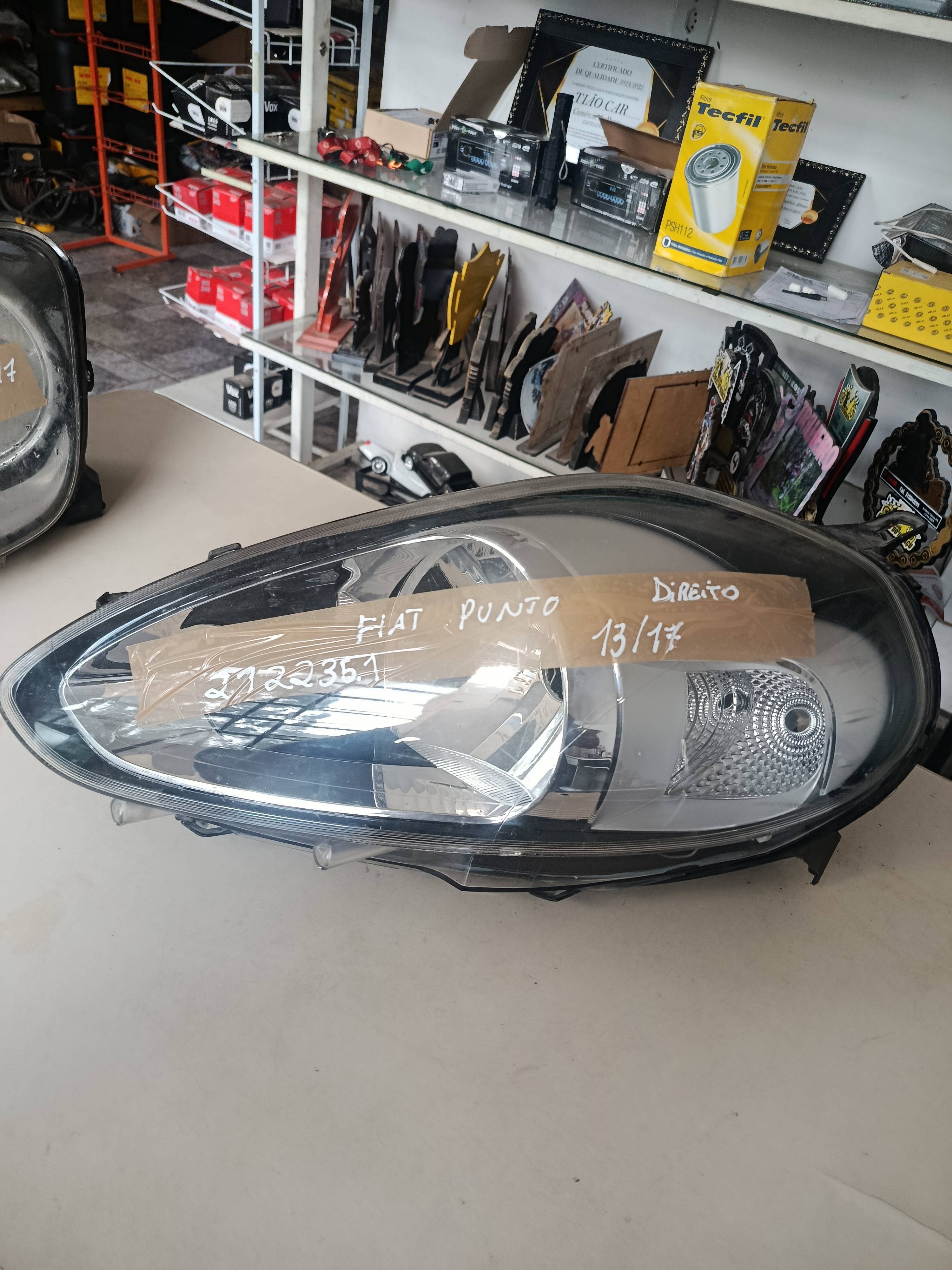 Farol Direito Punto 13/17   R1Q3A3 - Imagem 1