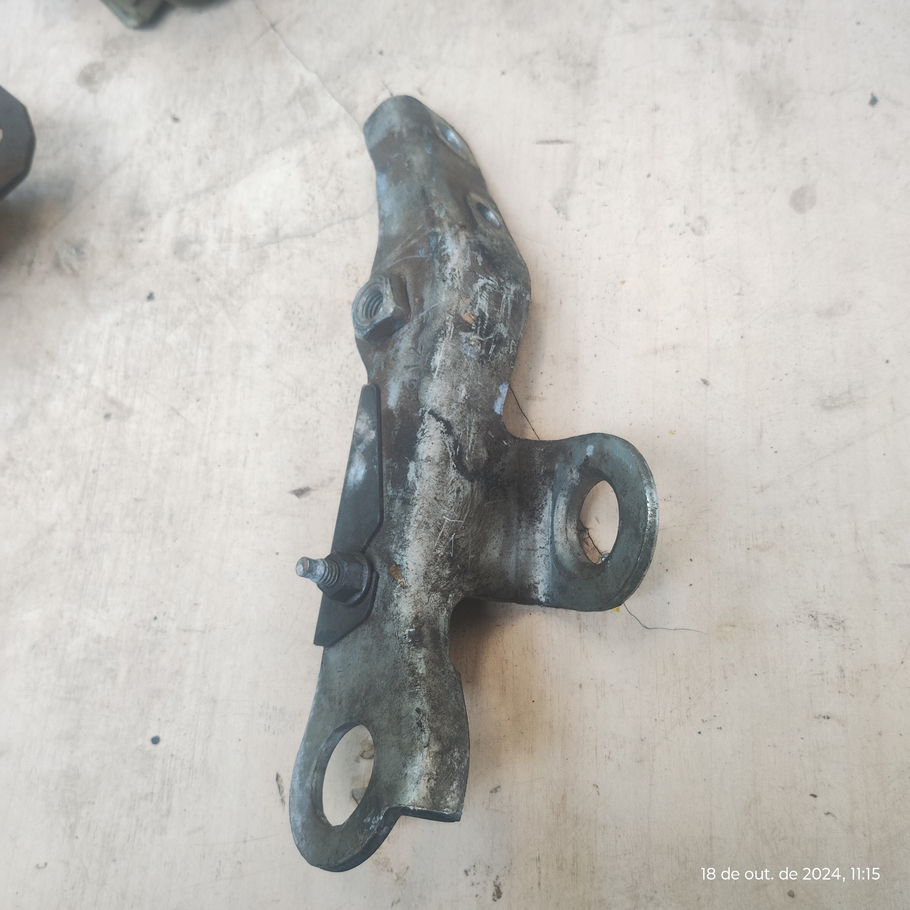 Suporte Gancho Motor Renault Sandero 1.6