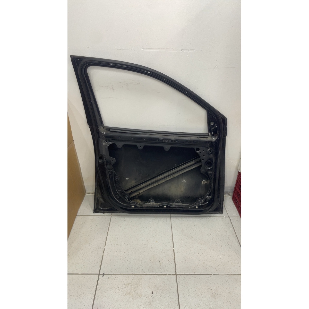 Porta Dianteira Esquerda Polo  Sedan 2005 Dianteira Esquerda Preto - Imagem 2