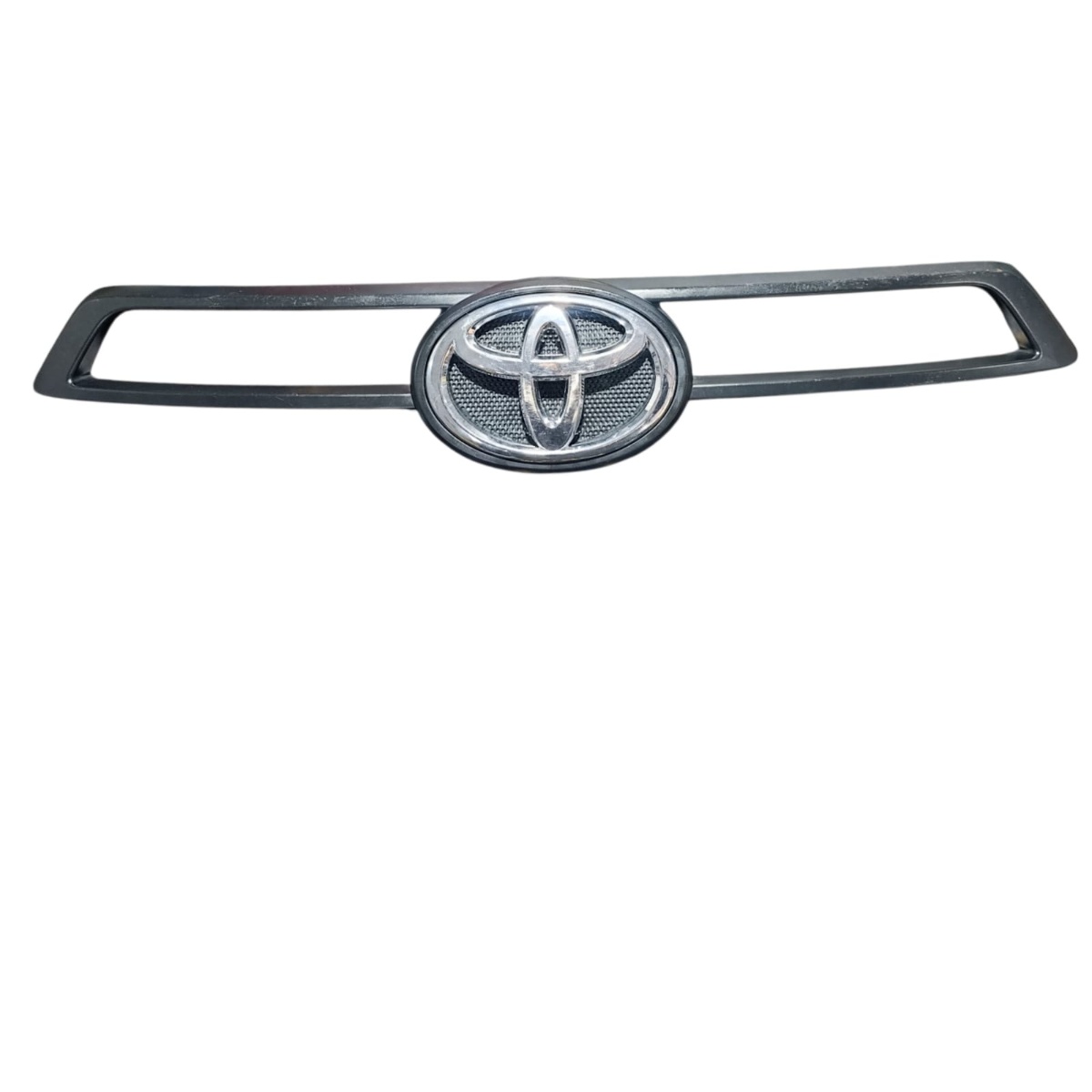 Moldura grade Toyota Hilux 2021/25 C/emblema 531250K590