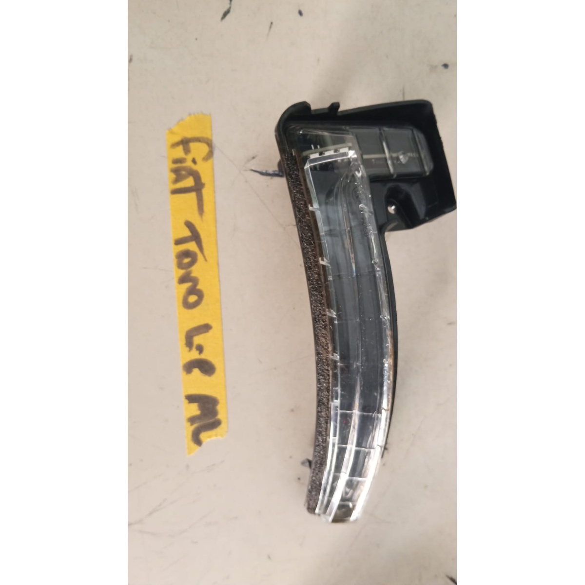 Seta Do Retrovisor Lado Esquerdo Fiat Toro Transparente/preto