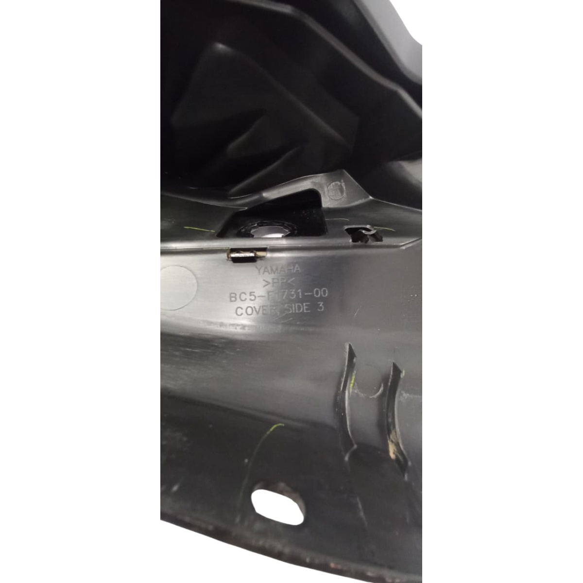 Carenagem Traseira Esquerda FZ 250 2018-2024 Original Avaria - Imagem 3