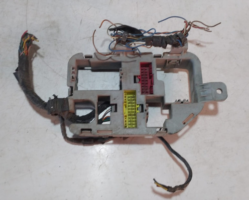 Caixa Do Conector Chicote Direito Santa Fe Hyundai 2012