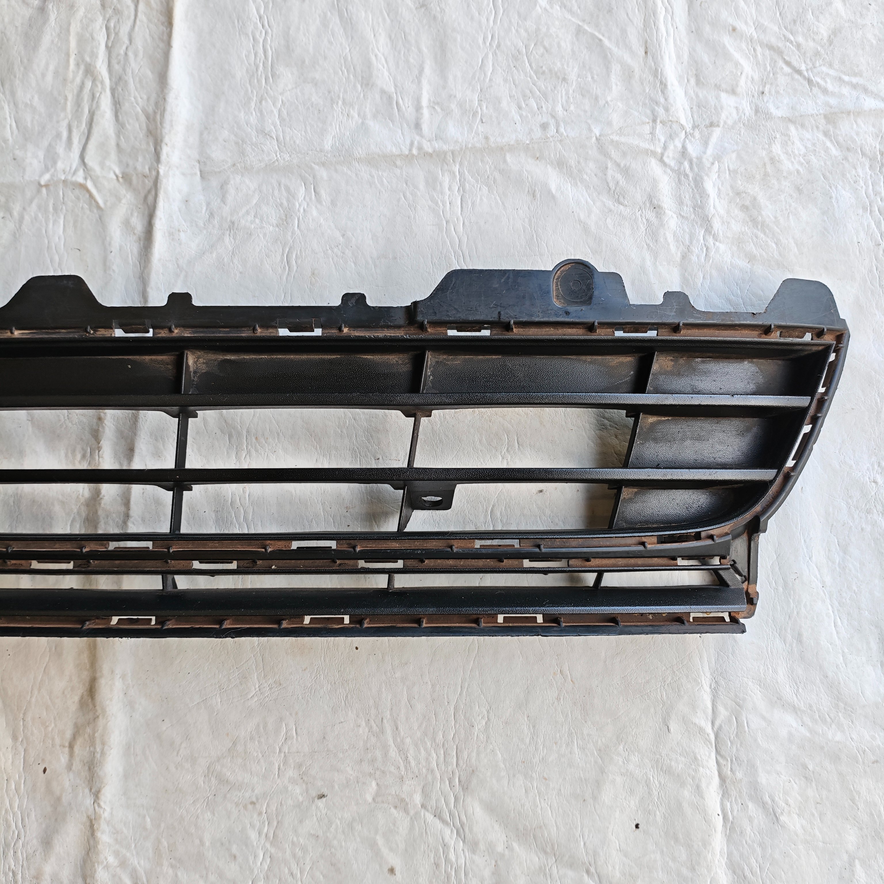 Grade de Ventilação Para-choque Volkswagen CrossFox 2015/19 - Imagem 3
