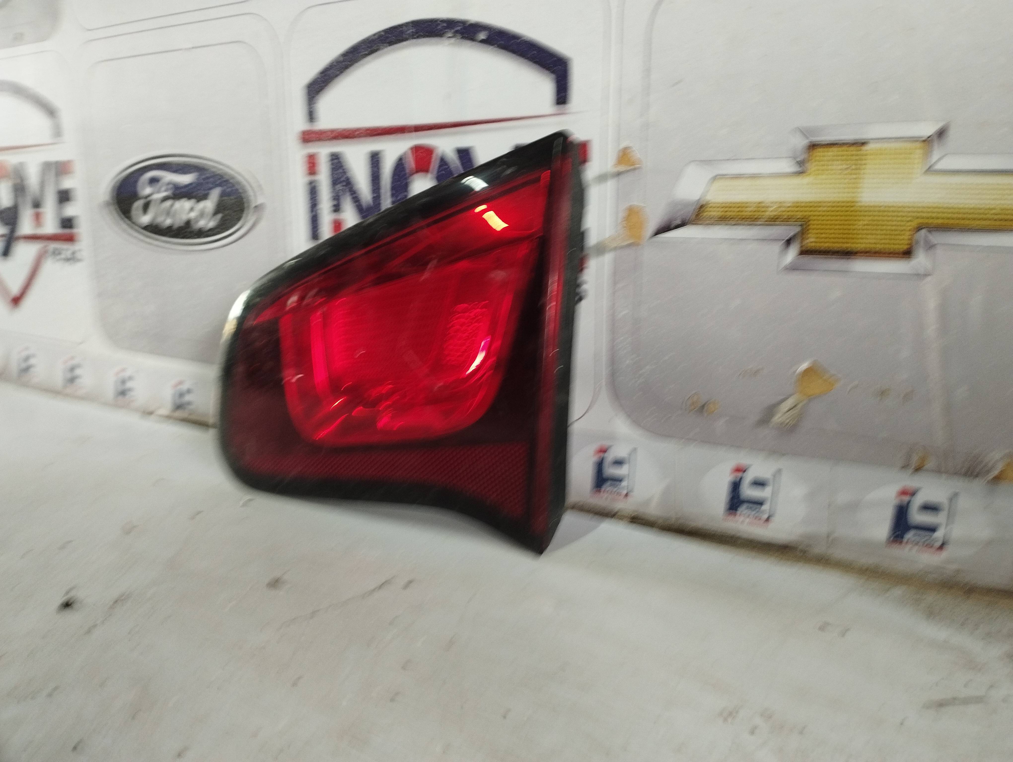 Lanterna Tampa Traseira Direita Citroën C3 2014 - Imagem 2