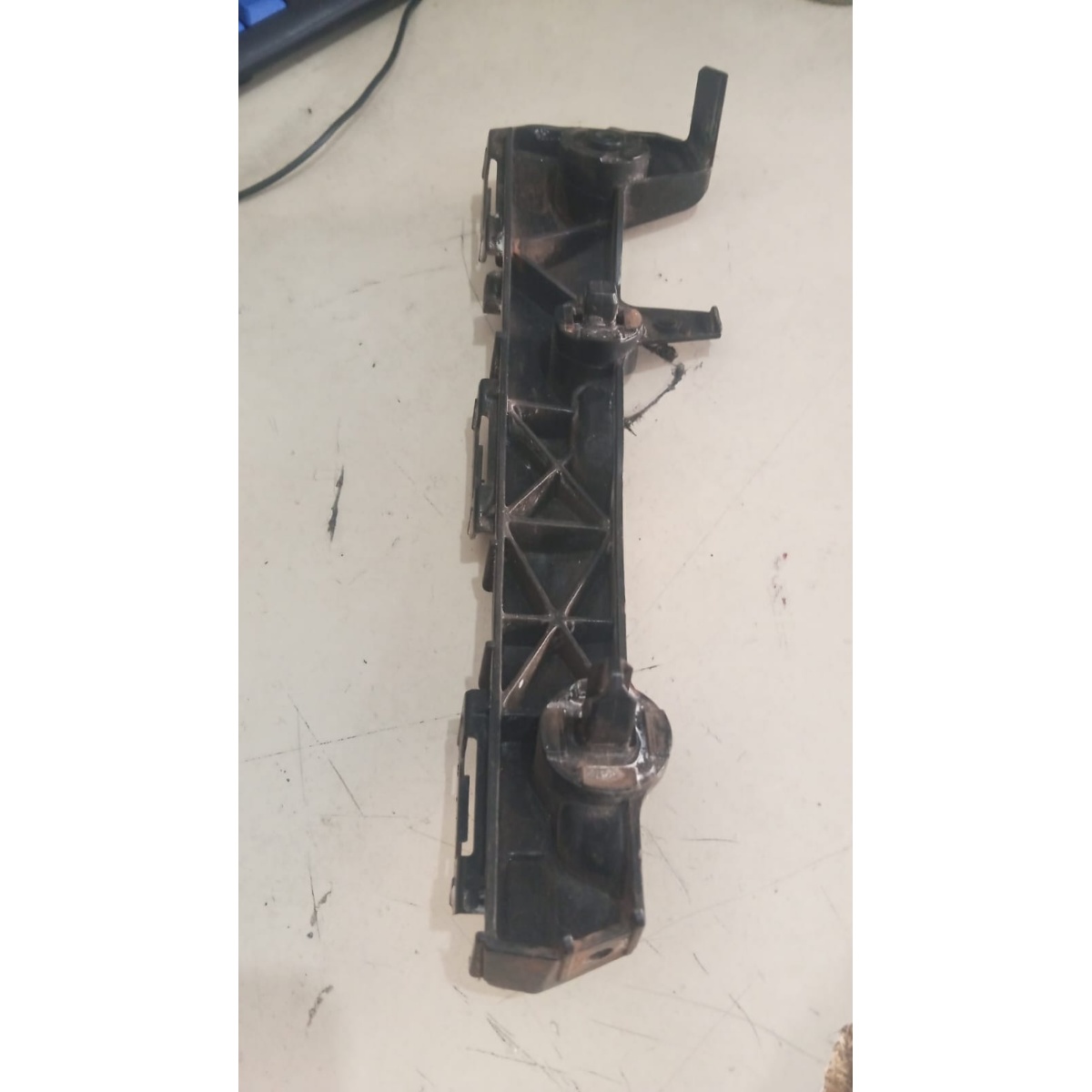 Guia Esquerdo Do Para-Choque Dianteiro Hilux 12/15 - Imagem 2