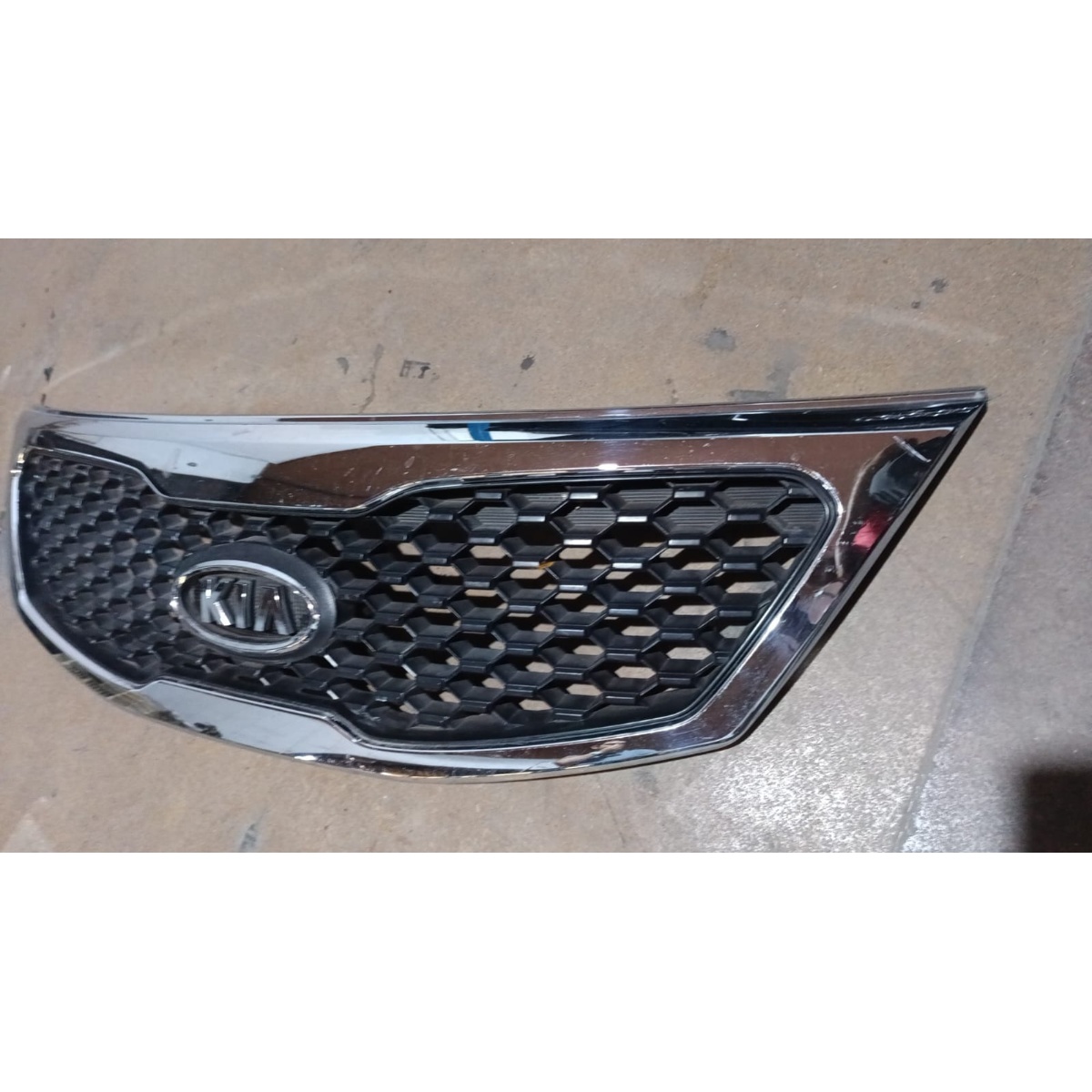 Grade Superior Dianteira Kia Sorento 2009-2013 Preto Cromado - Imagem 3