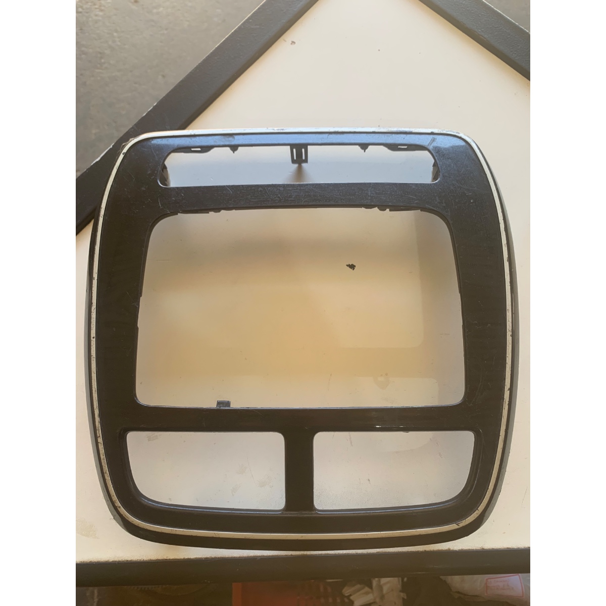 Moldura Central Painel  Renault Kwid 2018 2021 682609960r - Imagem 1