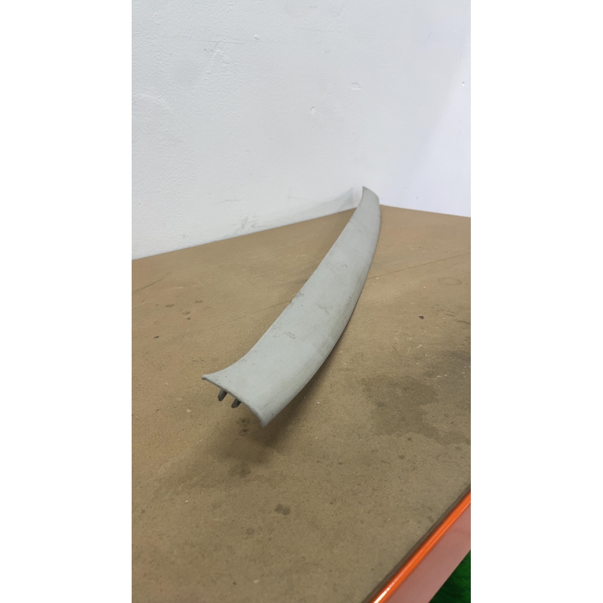 Moldura Acabamento Superior Porta Malas Peugeot 307 1.6 - Imagem 2