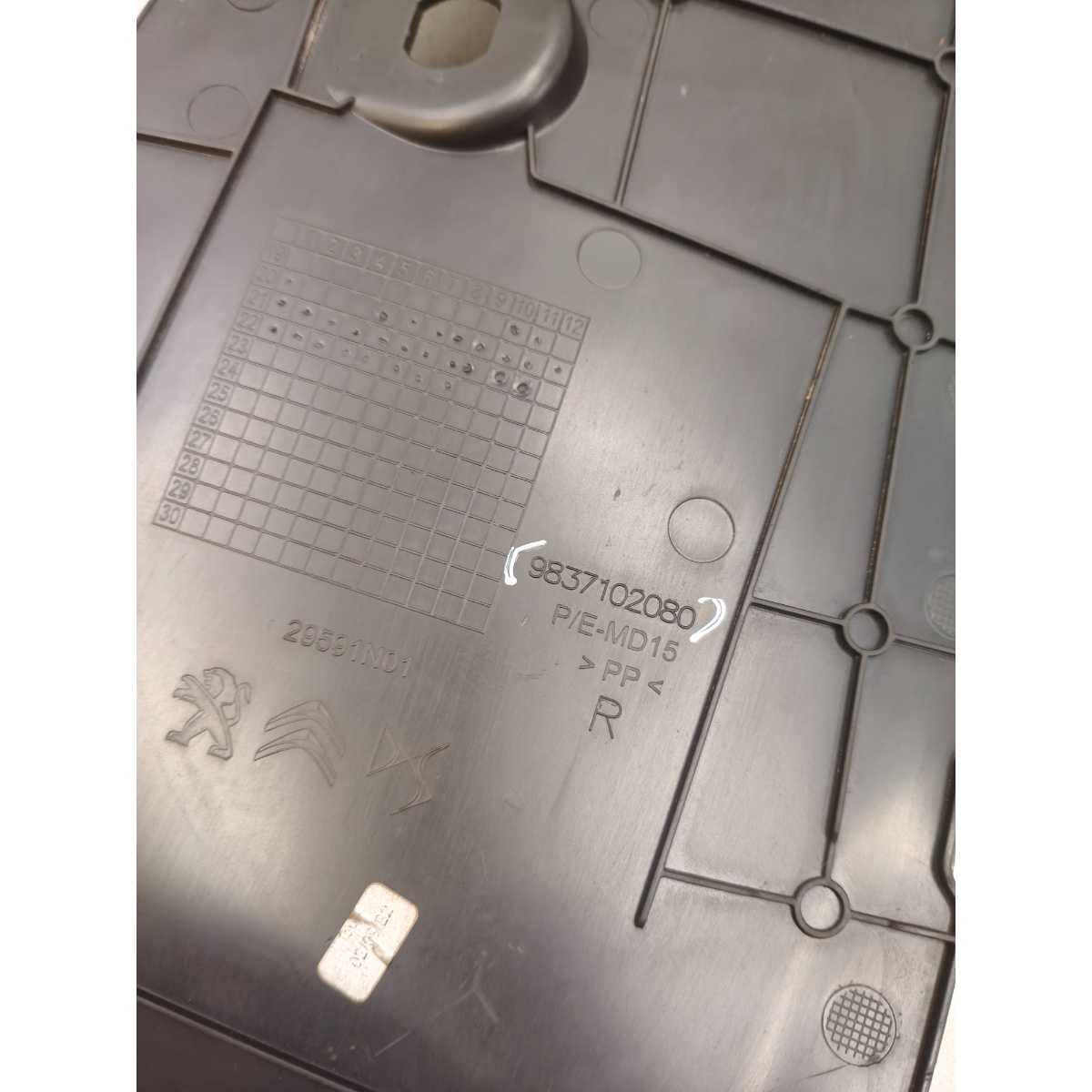 Acabamento Direito Console Central Peugeot 208 2021 A 2025 - Imagem 6