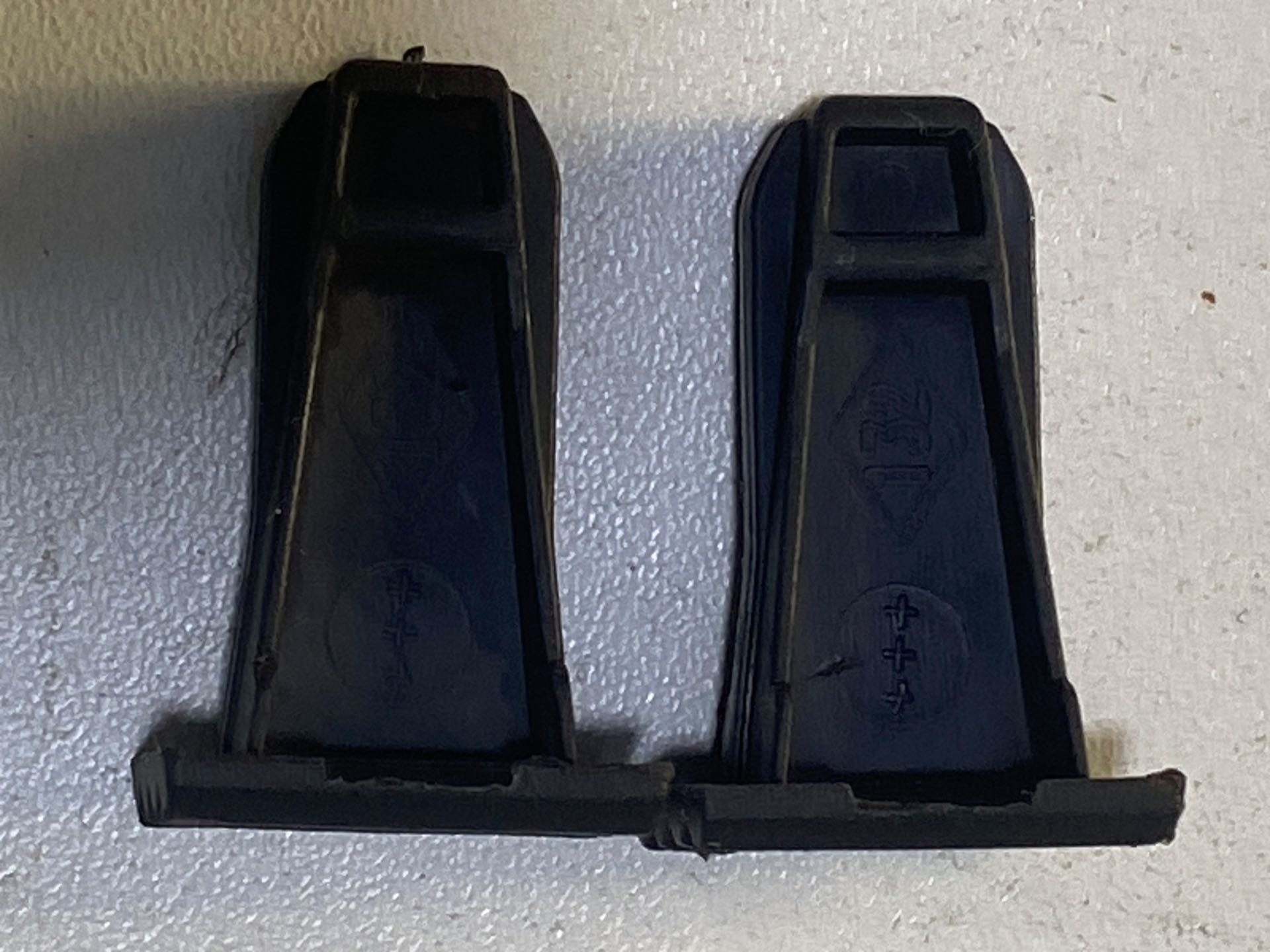 Par Grampo Moldura Parachoque Renault Master 2014/2022