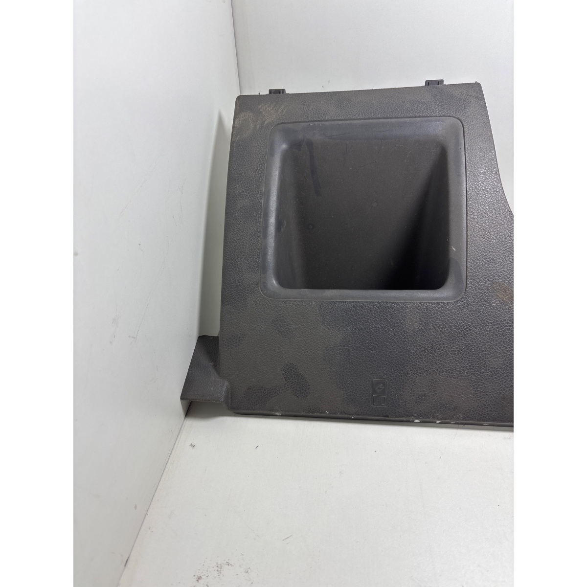 Tampa Capa Painel Fusíveis inferior Ford Fiesta 2004 a 2014 - Imagem 2
