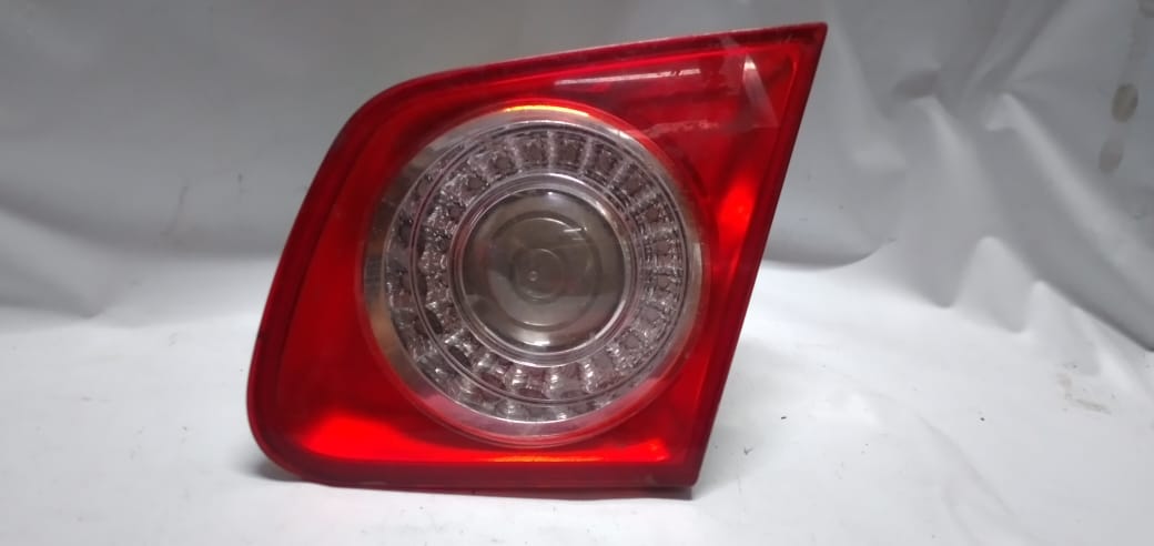 LANTERNA TRASEIRA JETTA 2006/2010 BICOLOR MALA LD USADA @