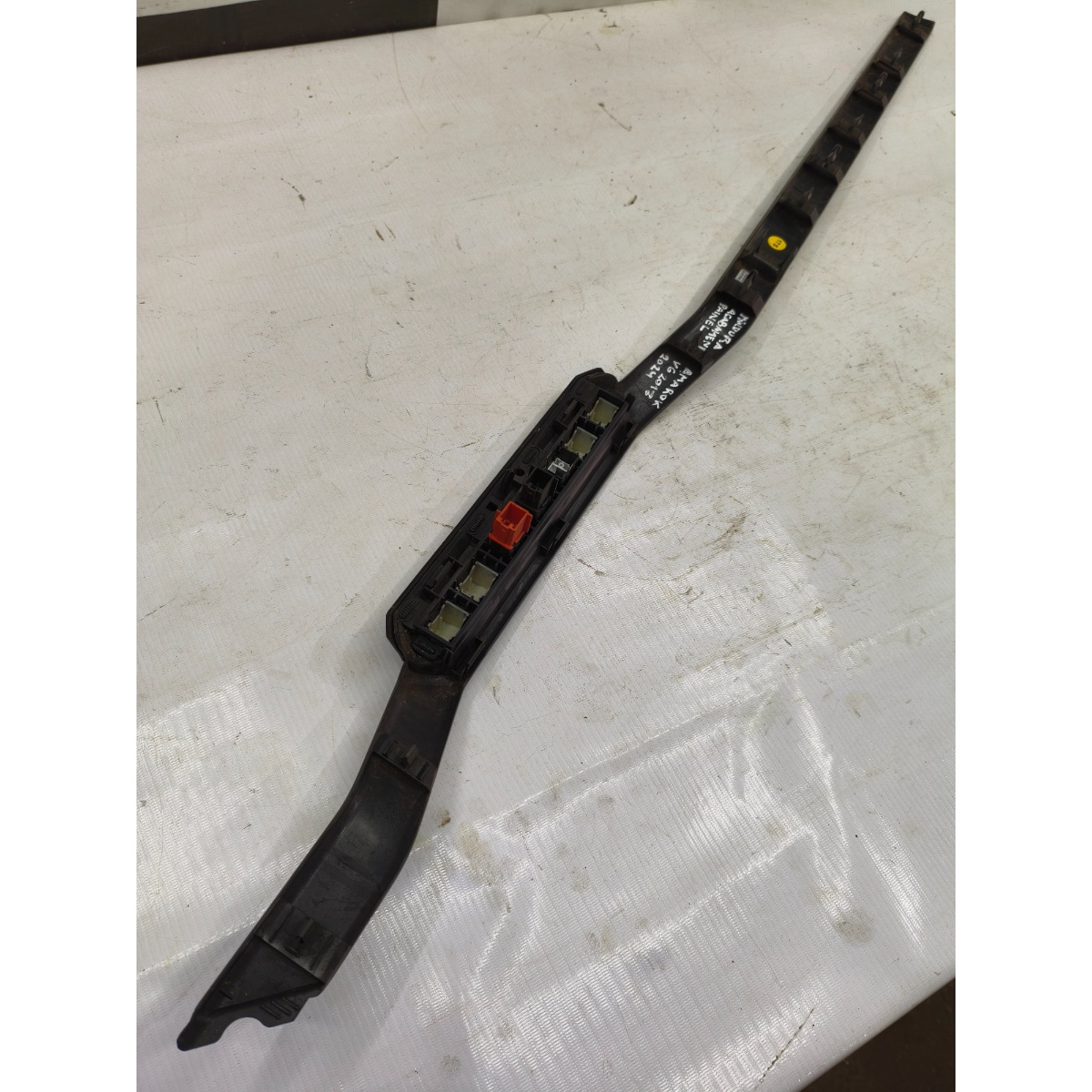 Moldura Painel Central C/Botões Amarok V6 17 A 24 2H3857116 - Imagem 5