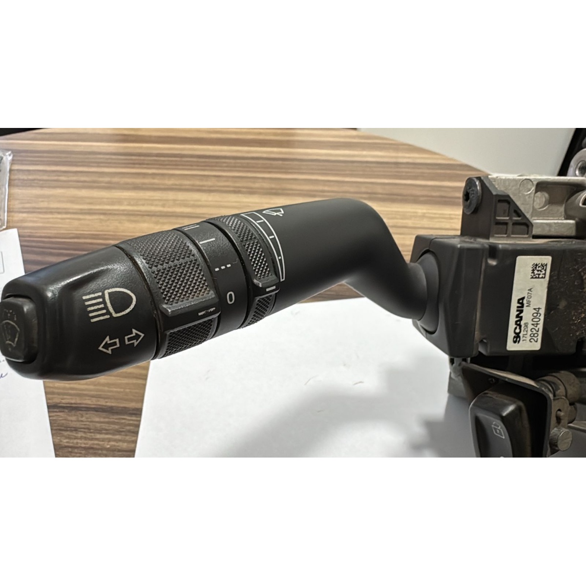 Chave Interruptor Seta Scania NTG 2824094 - Usado - Imagem 2