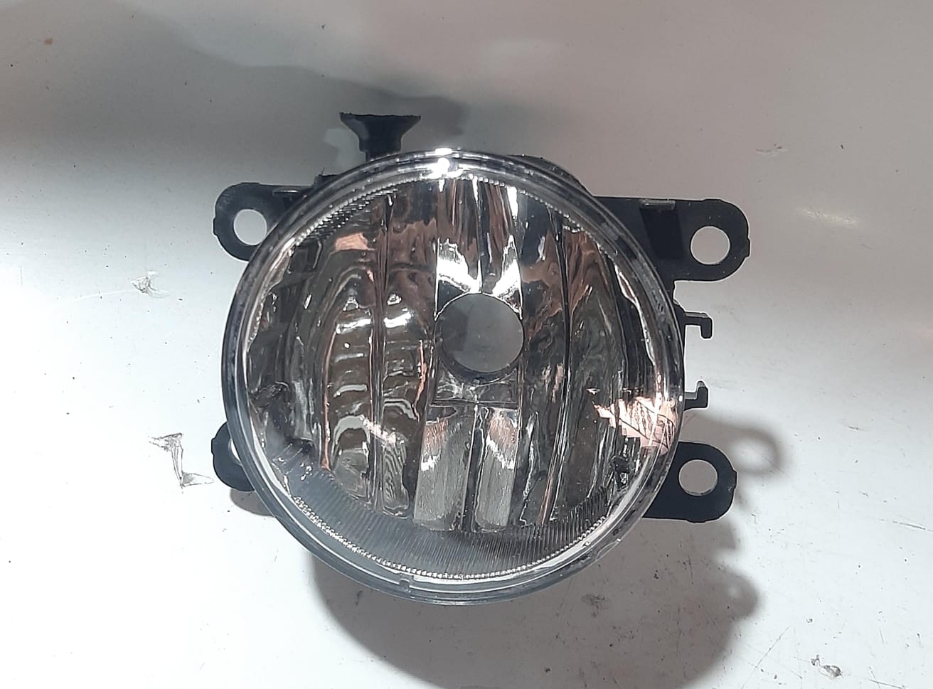 FAROL AUXILIAR LOGAN 2011/2013 LADO ESQUERDO NOVO