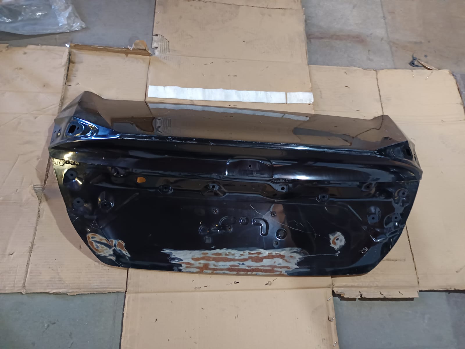 Tampa Traseira Honda Civic G10 Com Avaria Para Recuperar - Imagem 4