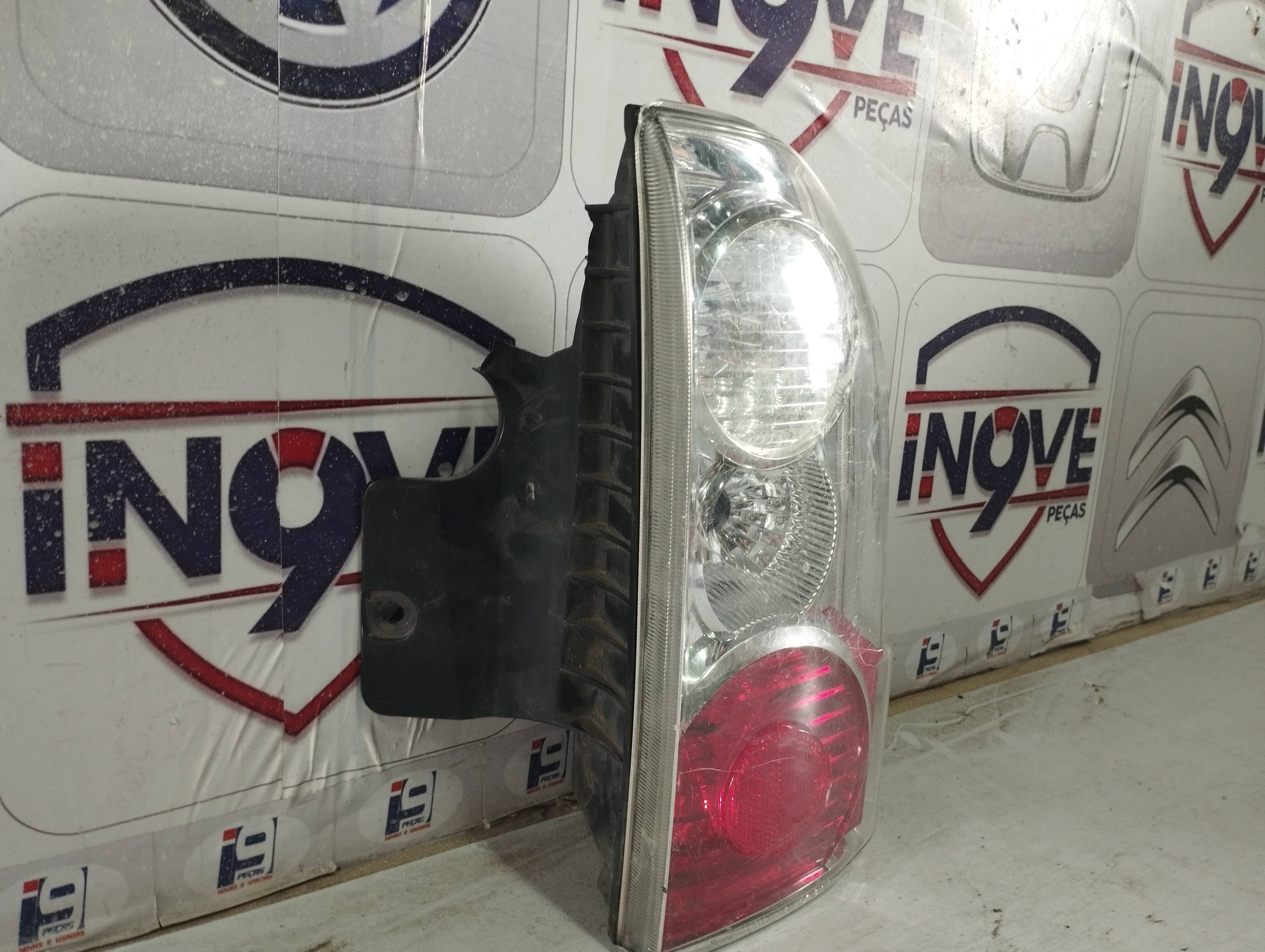 Lanterna Traseira Da Tracker 2008 Lado Direito - Imagem 2