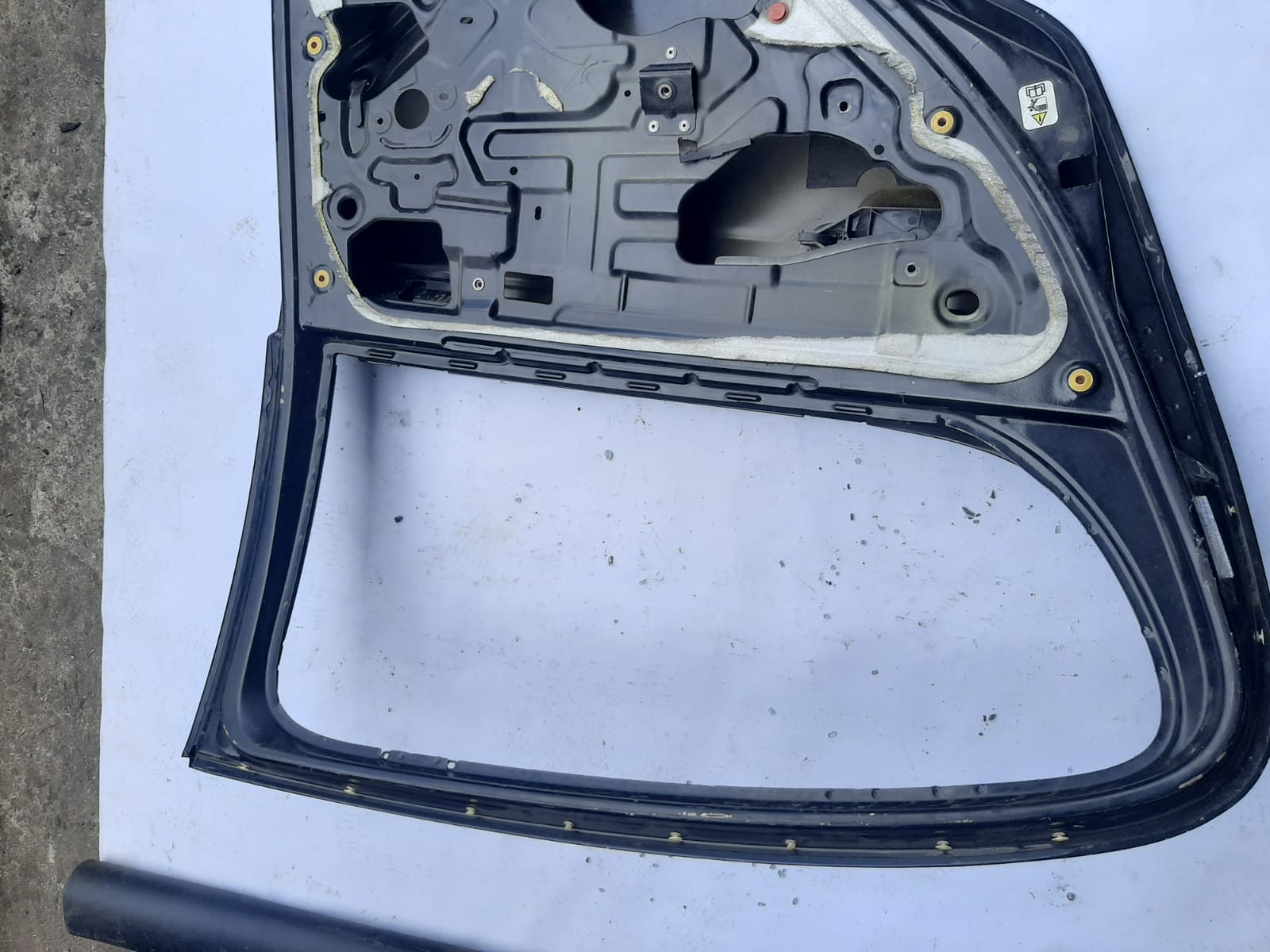 PORTA TRASEIRA  ATTRACTIVE 2012/2021 LADO ESQUERDO (PRETA) - Imagem 3