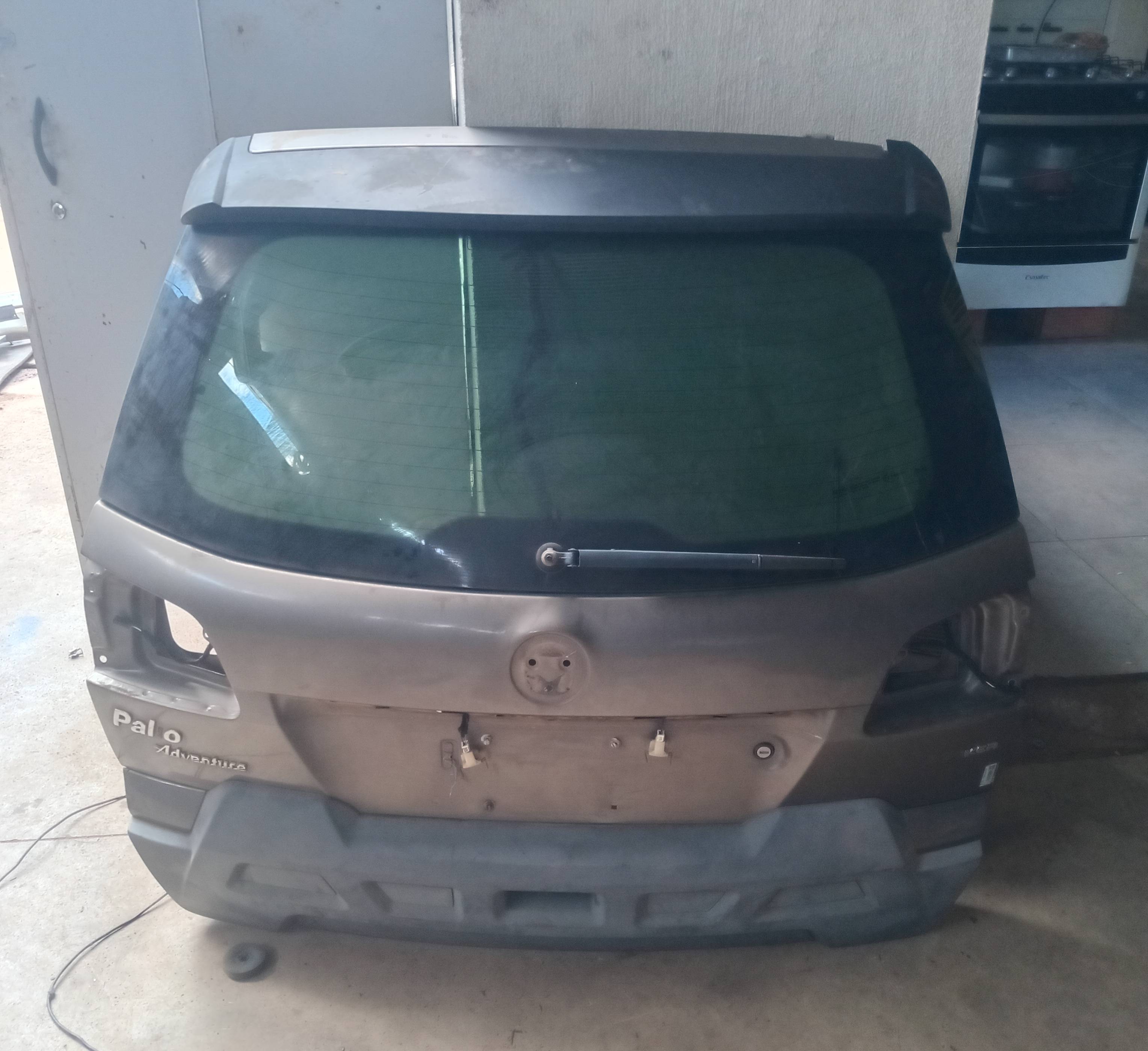 Tampa Traseira Palio Weekend 2015