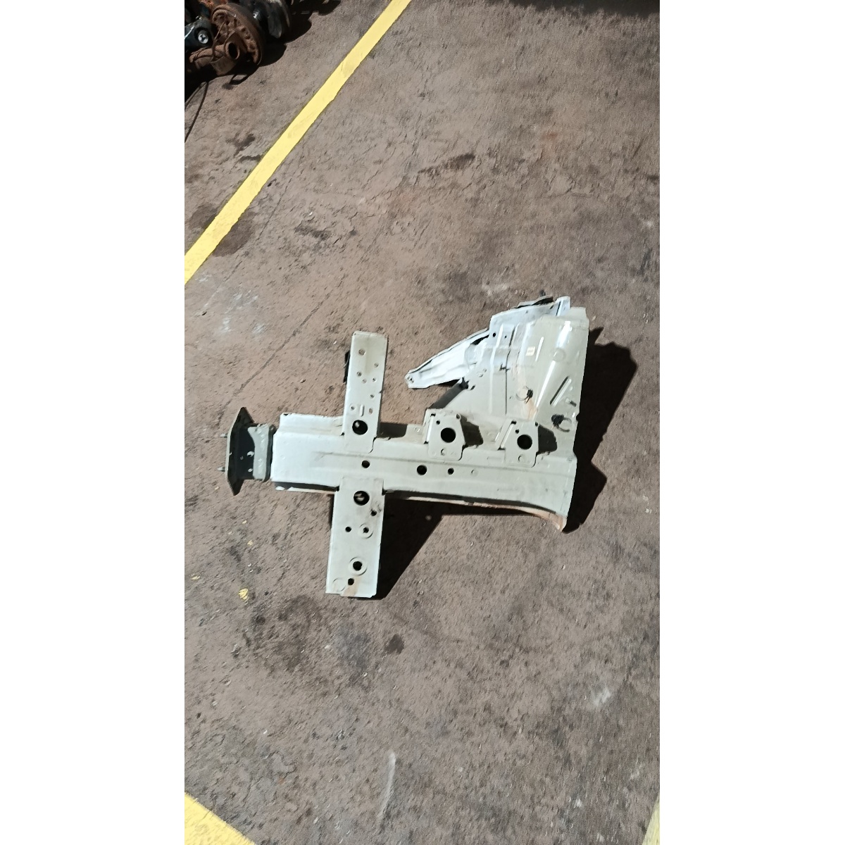 PONTA DE LONGARINA DIREITA NISSAN VERSA 2015