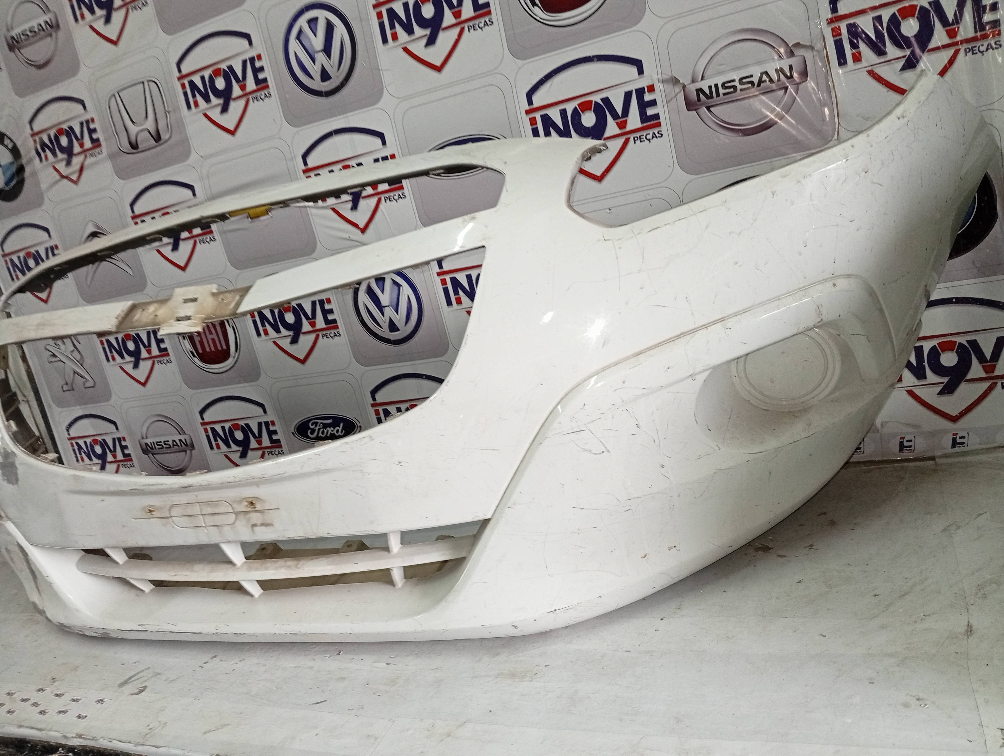 Parachoque Dianteiro C/grade Chevrolet Spin 2013 - Imagem 2