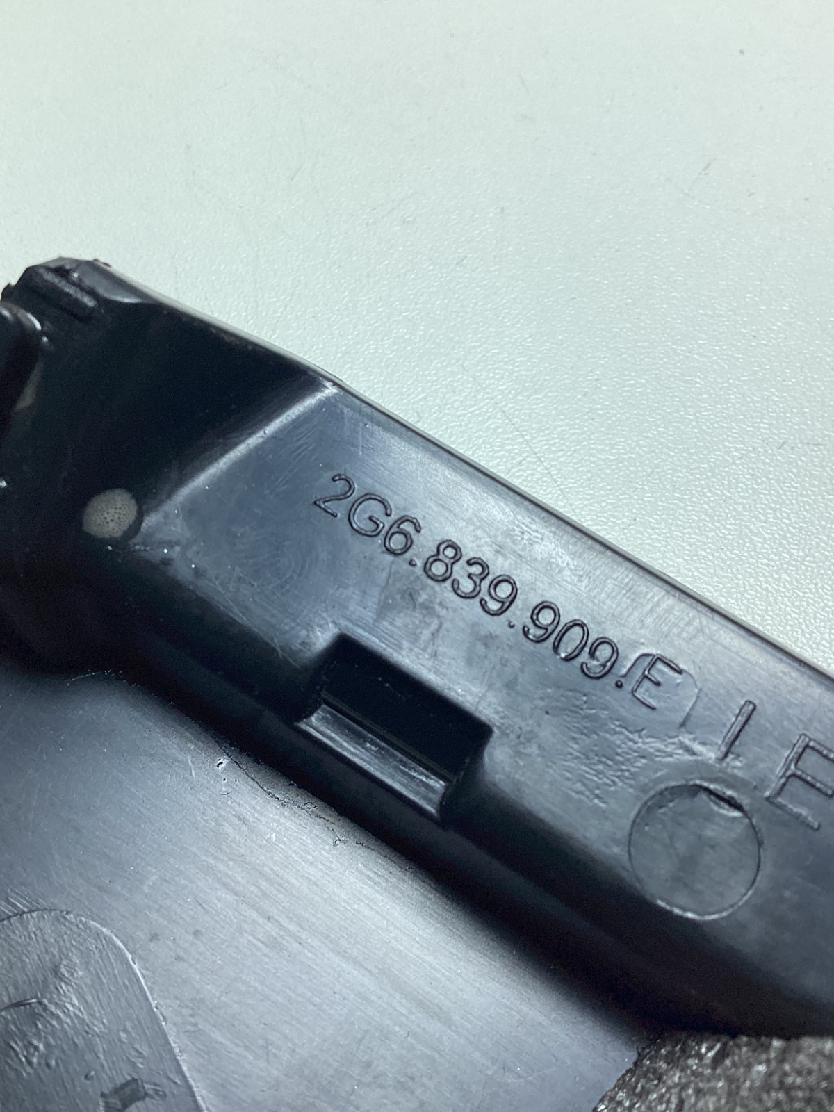 Moldura Externa Da Janela Da Porta Tras. Le 2g6839909 - Imagem 6