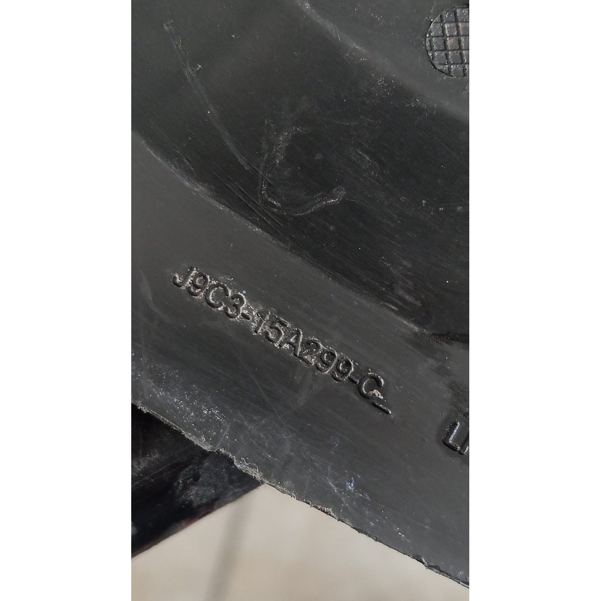 Grade Milha Esquerdo Jaguar Epace 2018 2019 Original (usado) Preto Esquerdo - Imagem 5