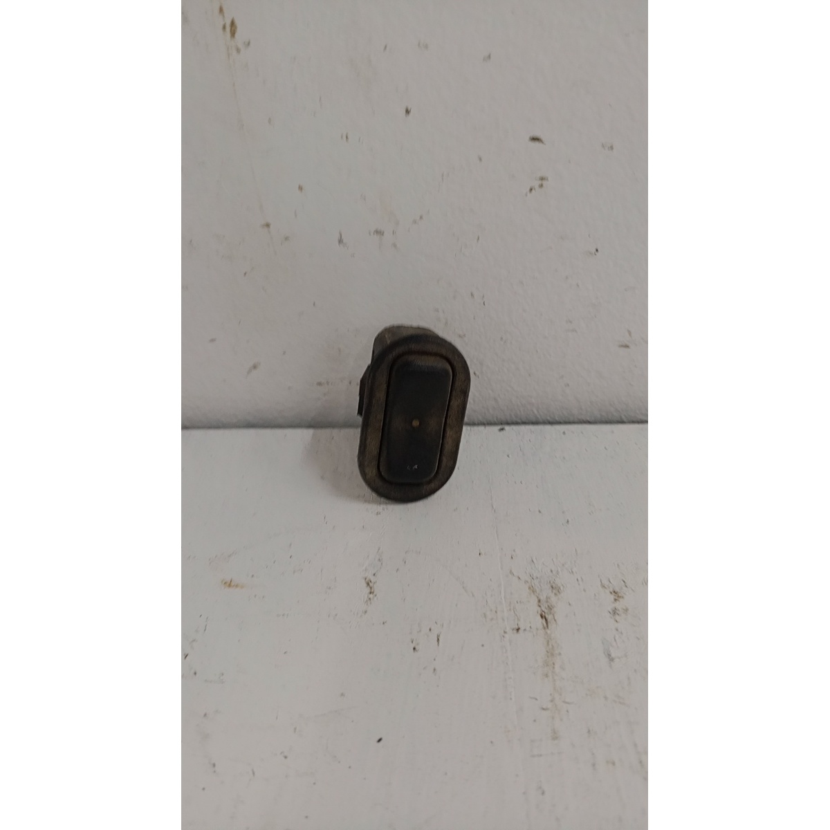 Botão Simples Vidro Elétrico Gm Astra 1999/11 93315930