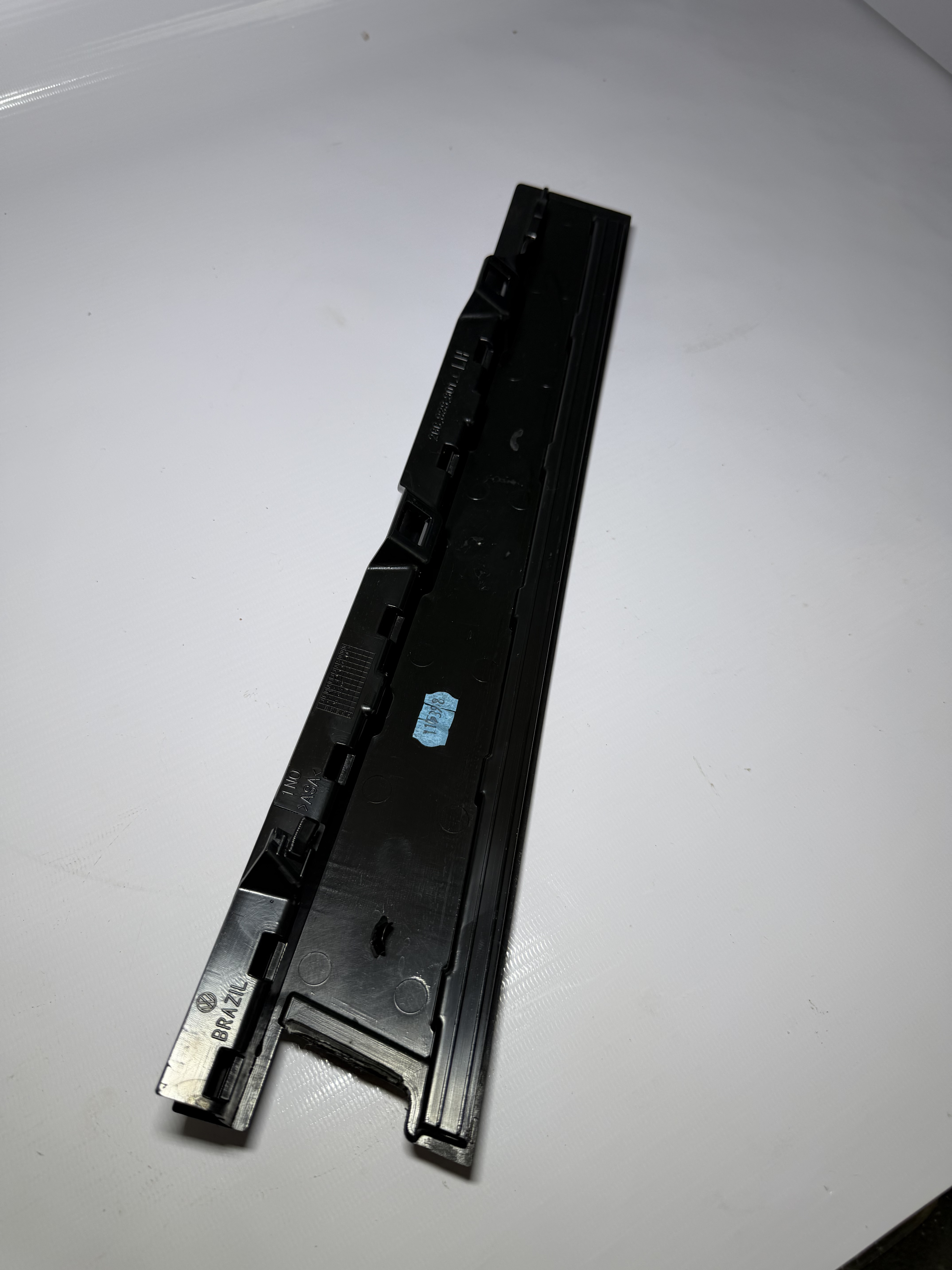 Acabamento Coluna Traseira Esquerda VW Polo 2G6839901C - Imagem 2