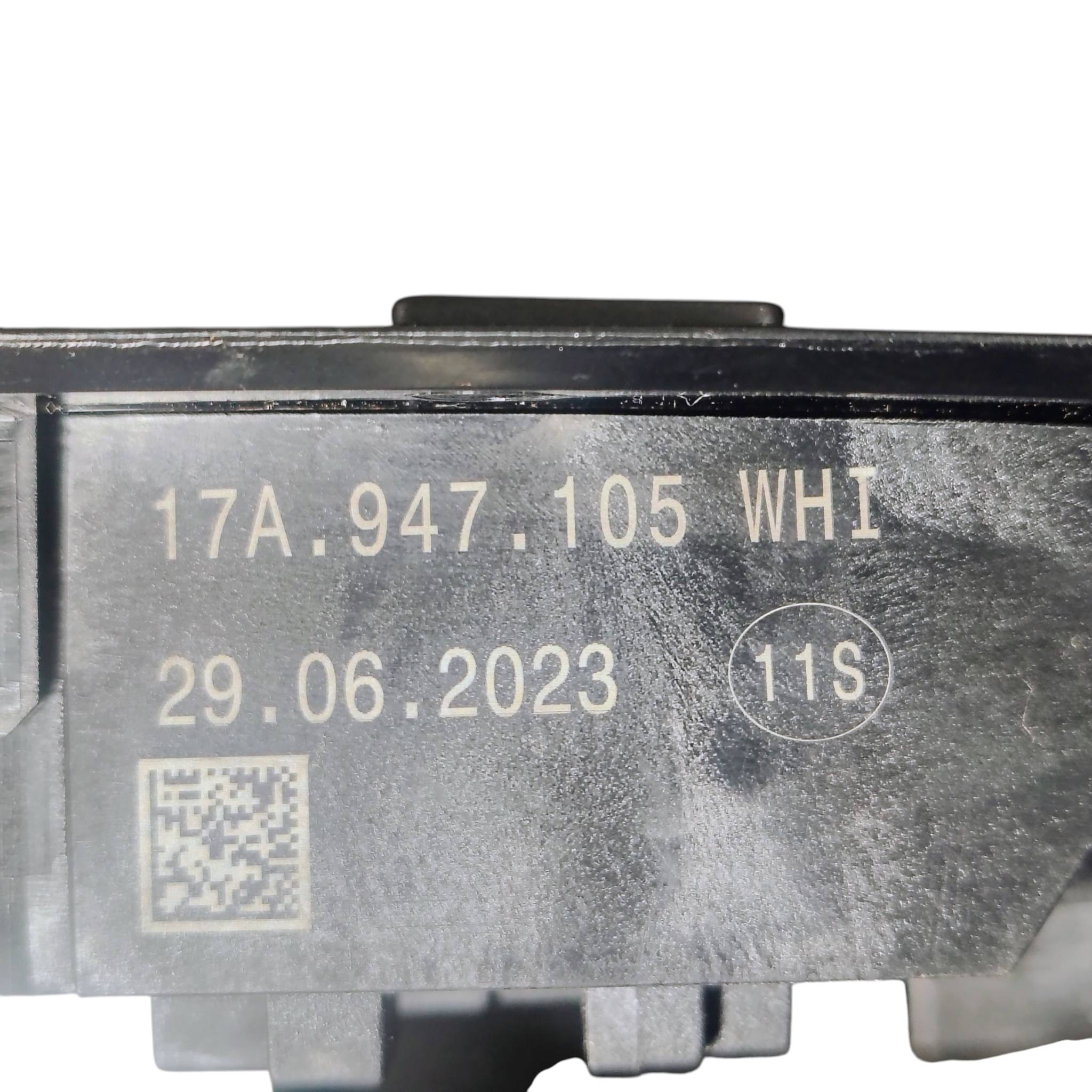 LUZ TETO CORTESIA ORIGINAL VW TAOS JETTA 17A947105WHI - Imagem 2
