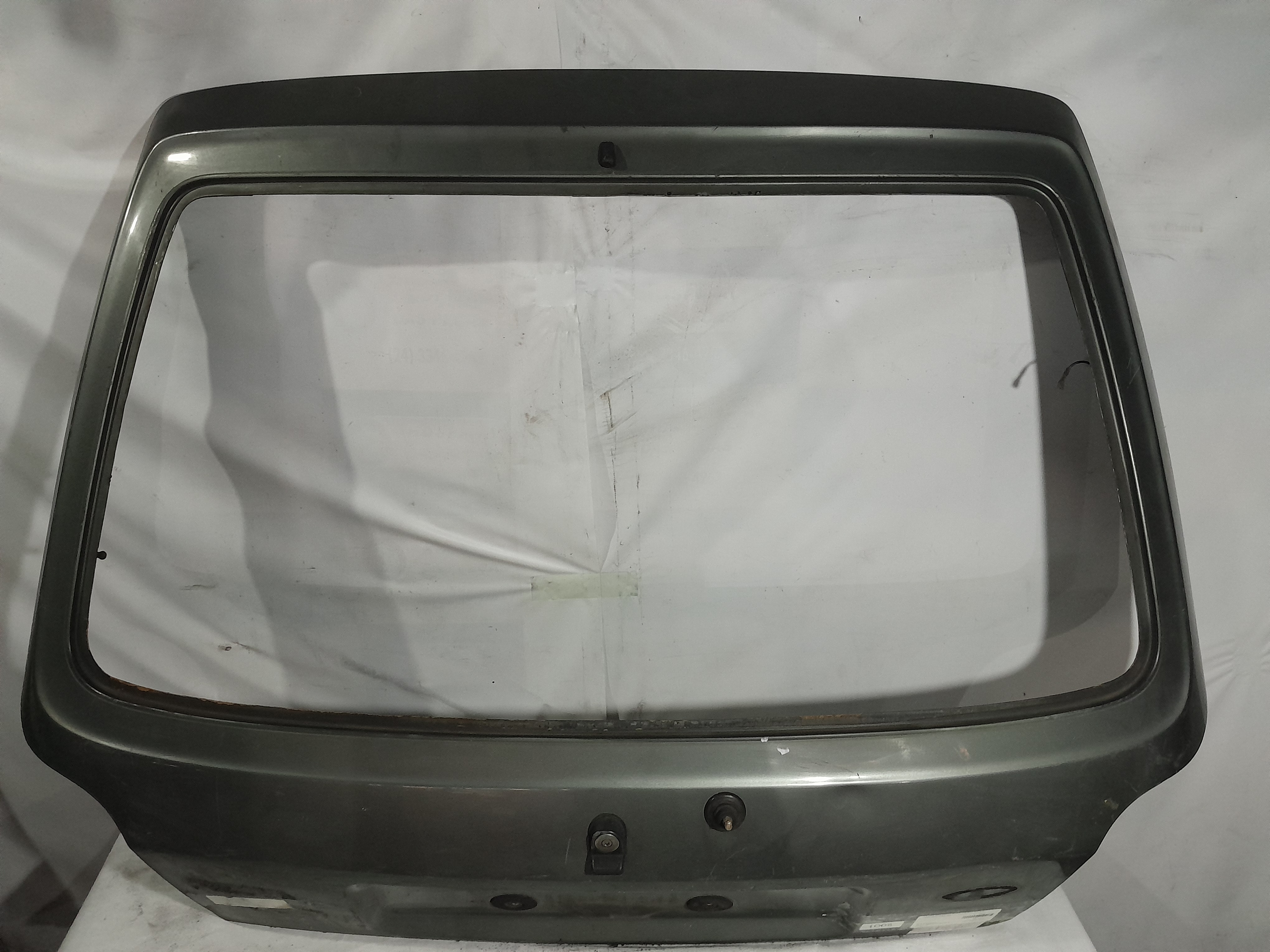 TAMPA TRASEIRA  FIESTA HATCH 1994/1995 (PRATA) - Imagem 3