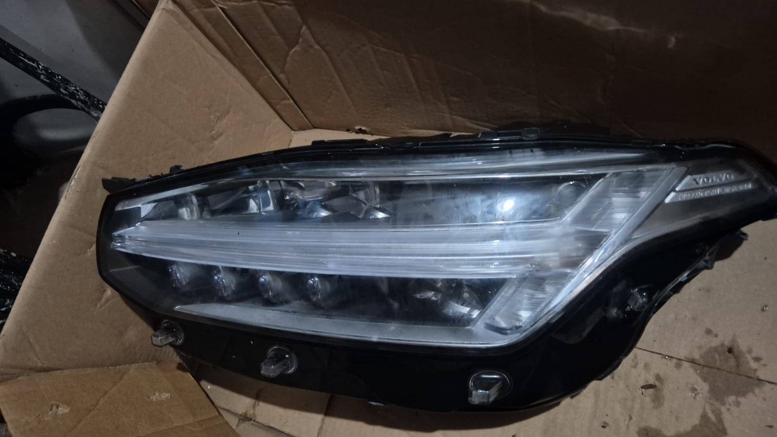Farol Full Led Esquerdo Volvo XC90 2018-2023