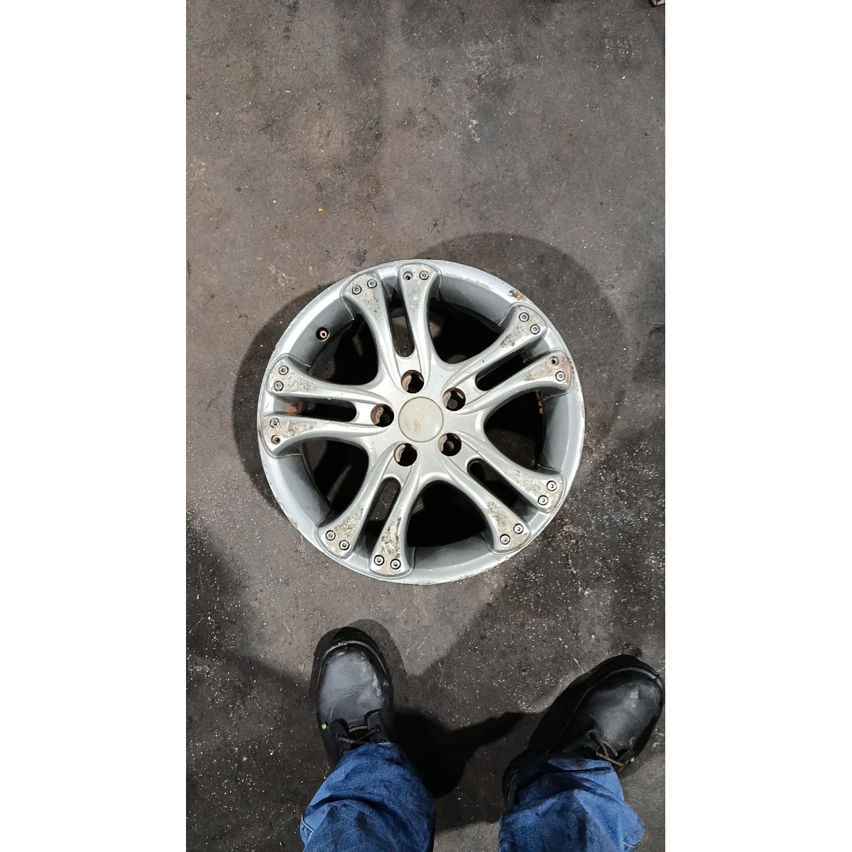 Roda De Liga Aro 15 Avulsa Modelo F49 5 Furos Avariada