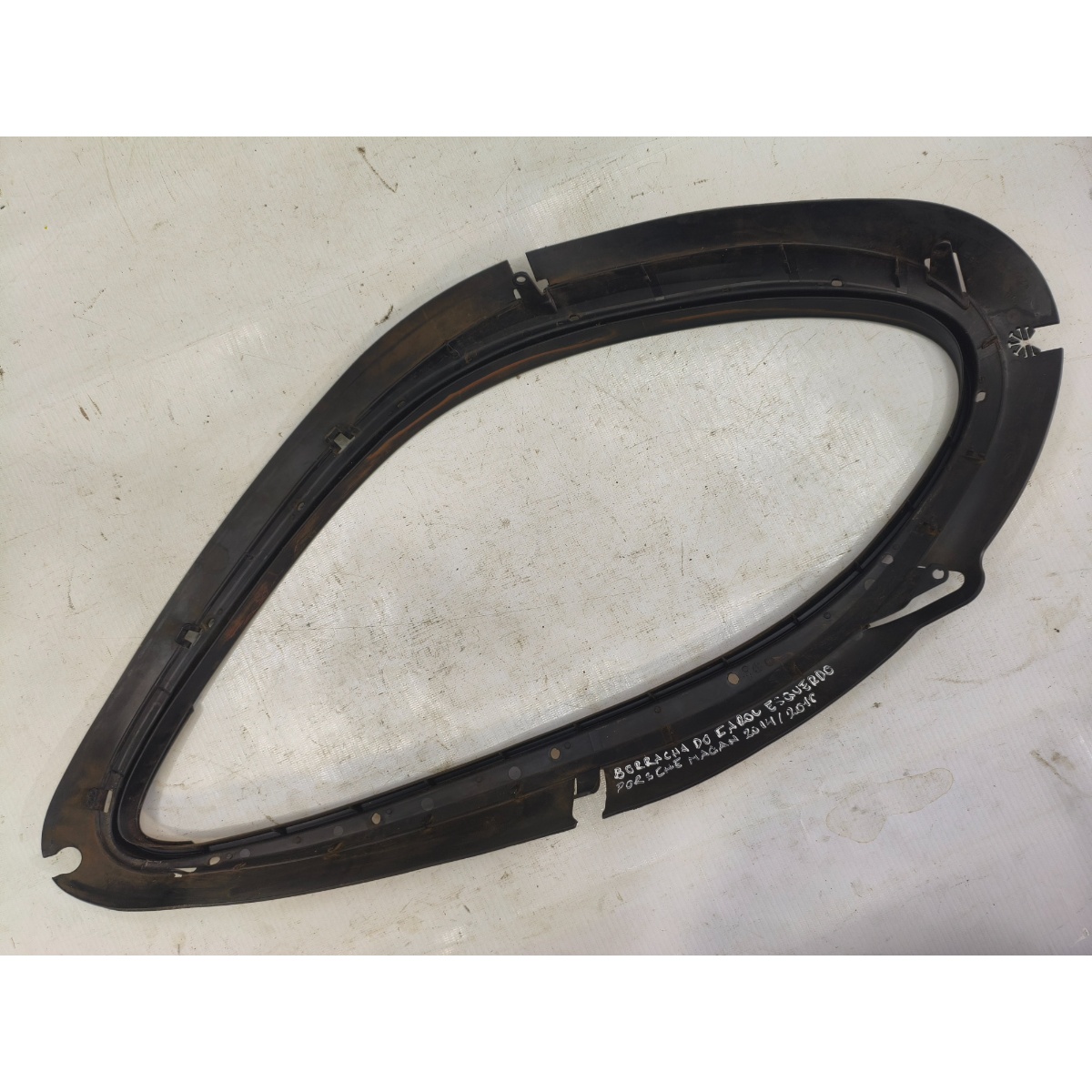 Borracha Farol Esq Porsche Macan 14 A 18 7600120199 - Imagem 2