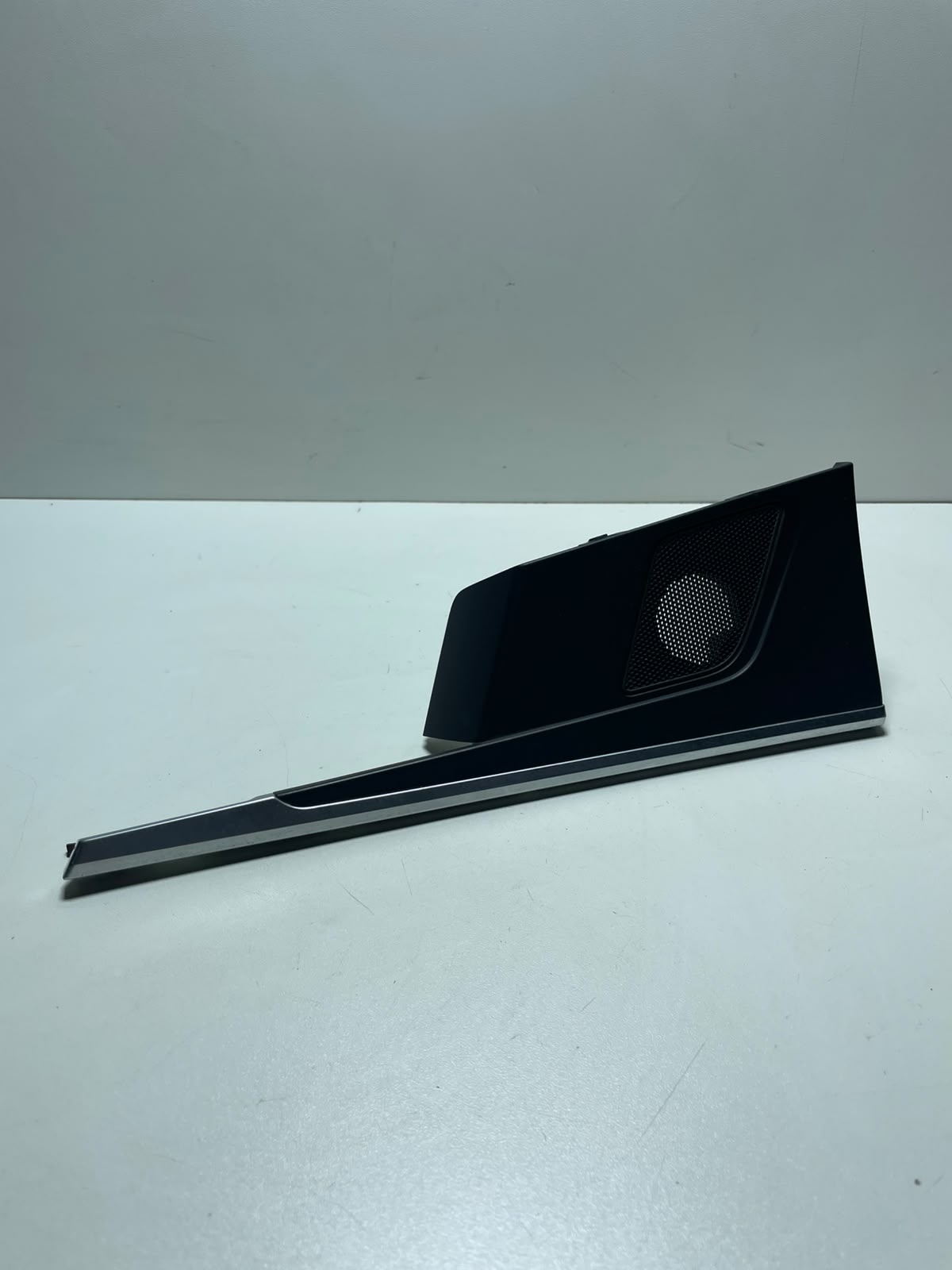 Moldura Maçaneta Tras Dir Audi A4 A5 2018 a 2020 8w0959524b