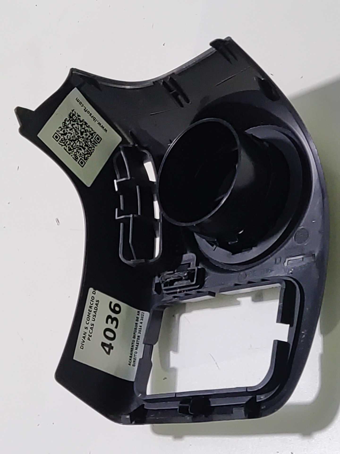 Acabamento Difusor de Ar Direito Master 2014 A 2022 - Imagem 3
