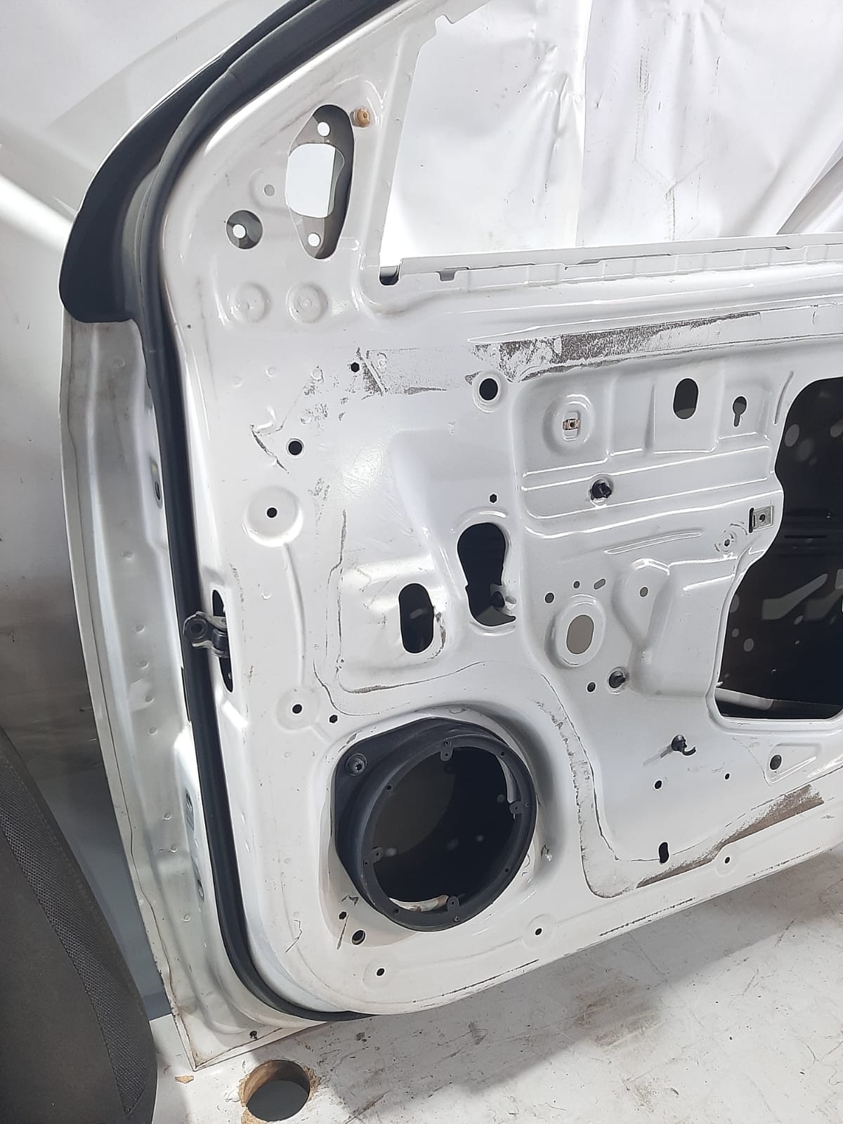 PORTA DIANTEIRA COBALT LADO DIREITO (BRANCO) - Imagem 5