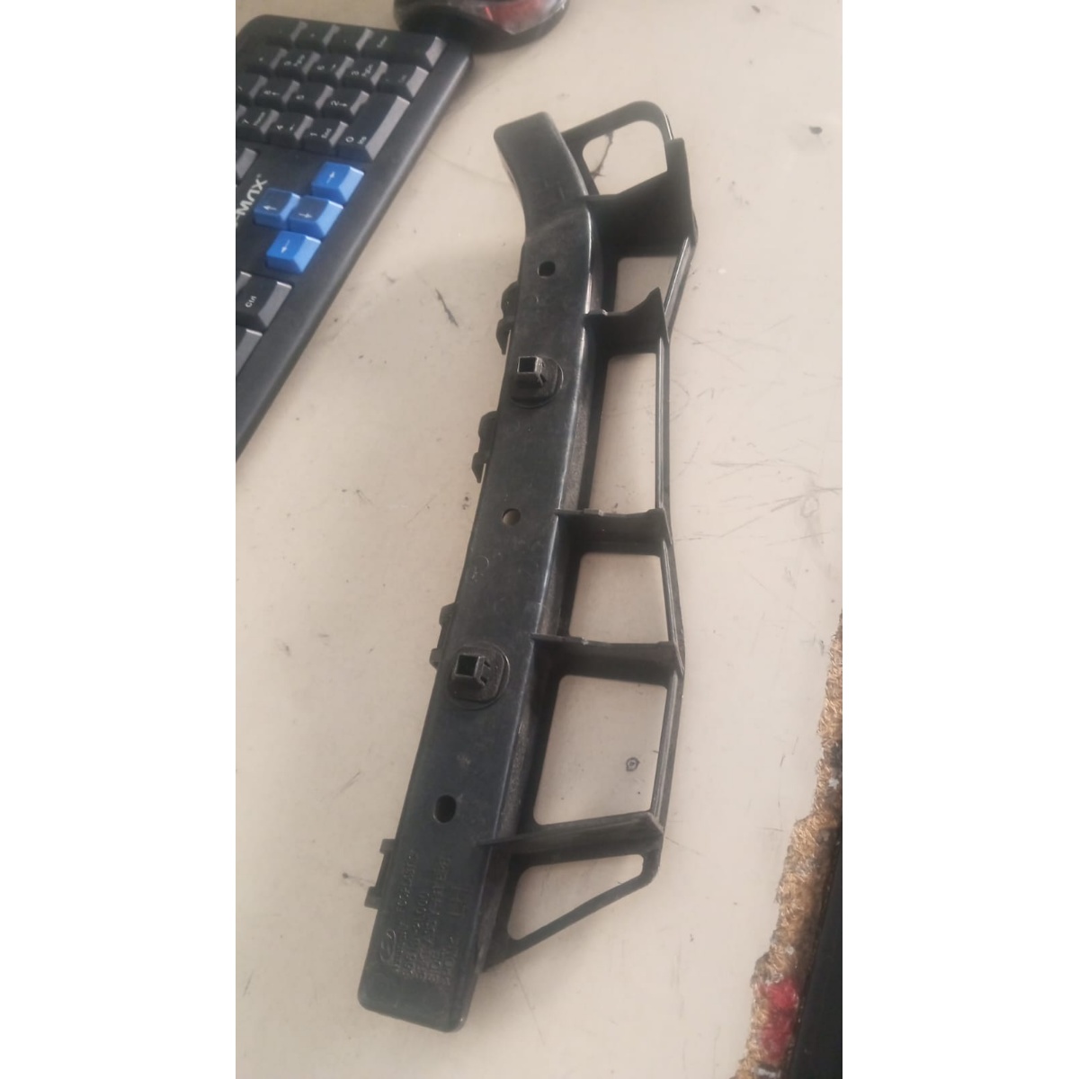 Guia Parachoque Traseiro Esquerdo Hyundai I30 2007 a 2012
