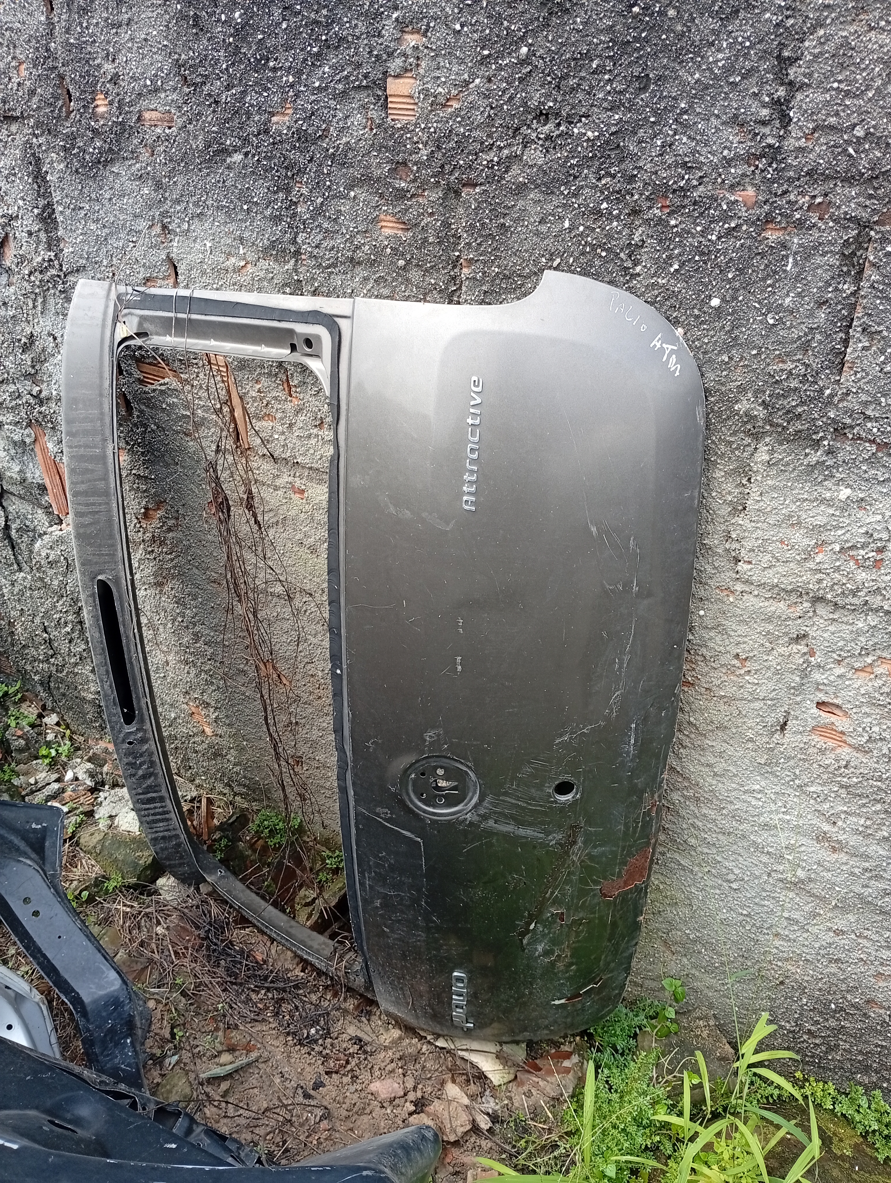 Tampa traseira Palio atl 2022 - Imagem 1