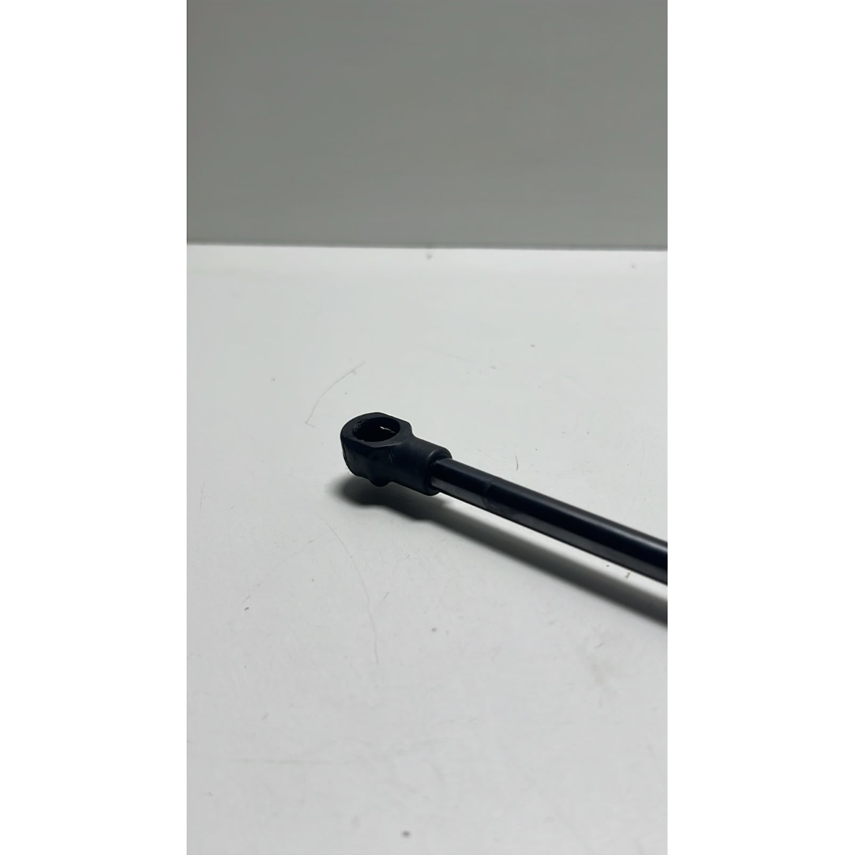 Amortecedor Tampa Tras Jetta Variant 2011 a 2013 1k9827550a - Imagem 4