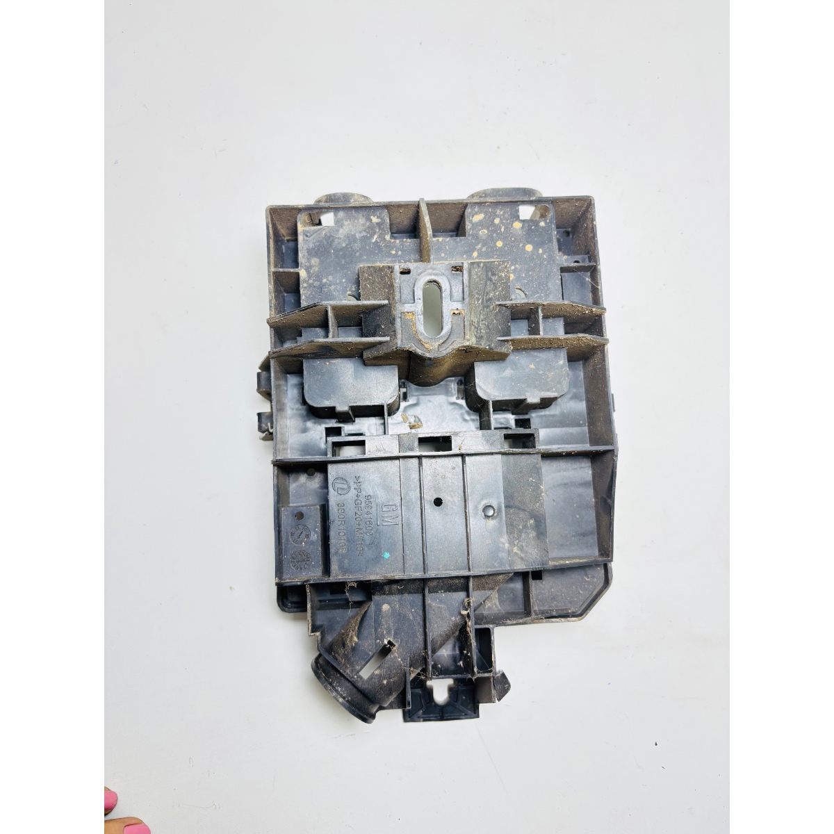 Base Caixa De Fusiveis Tracker/onix/prisma 2018 Original Usa - Imagem 4