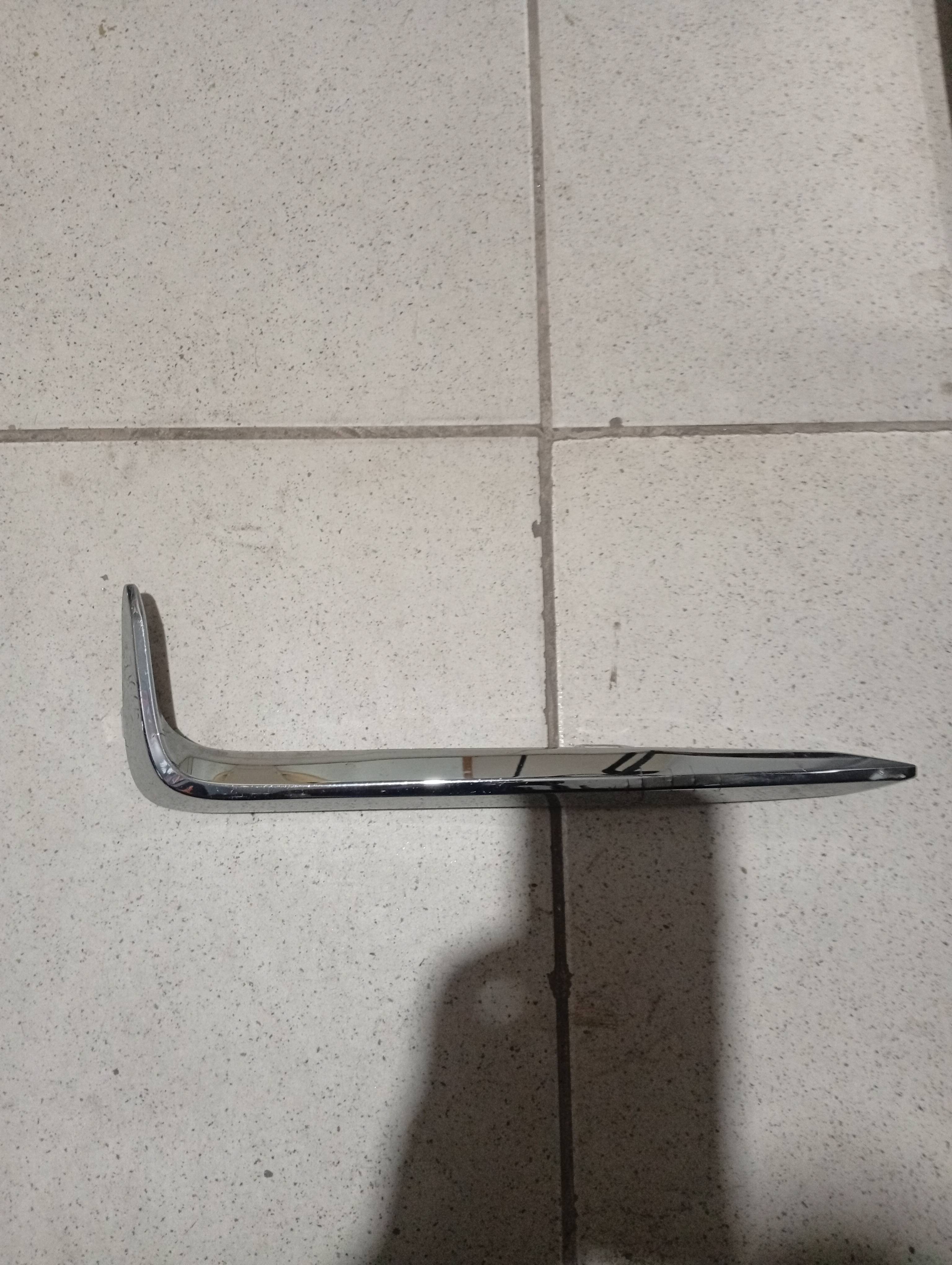 Friso Moldura Farol Milha le Chery Tiggo 8 2023/2025