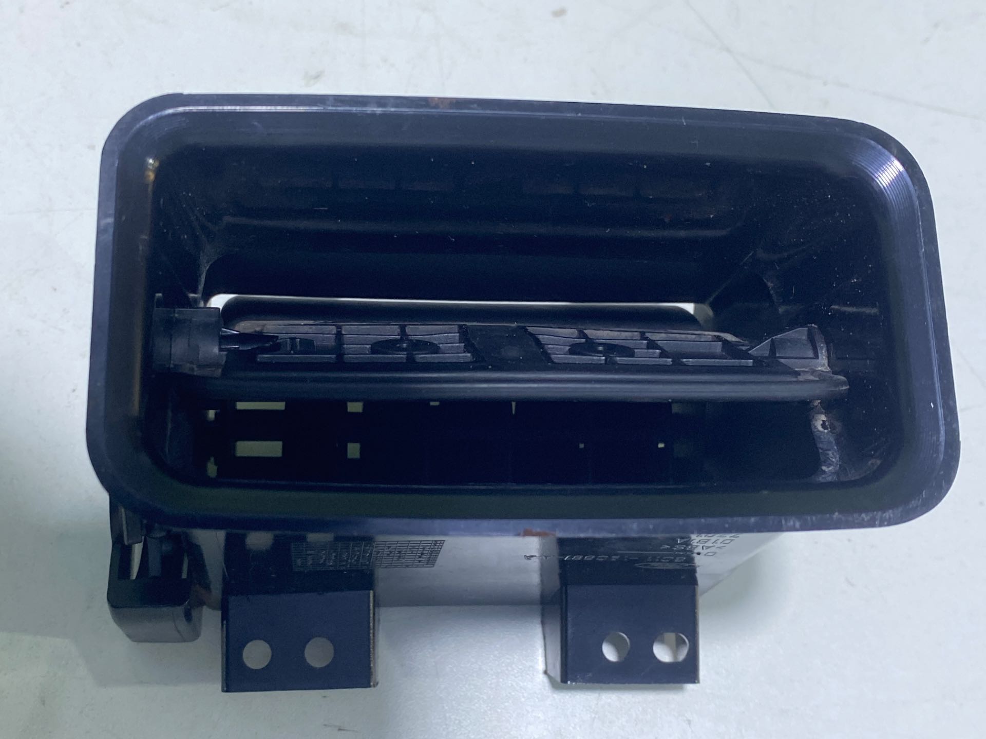 Difusor Saída De Ar Central Direita Ford Transit 2008 A 2013 - Imagem 2