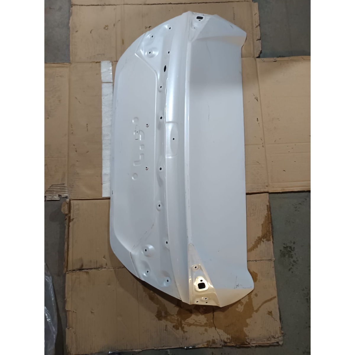 Tampa Traseira Honda Civic G10 Com Avaria Para Recuperar Branco - Imagem 3