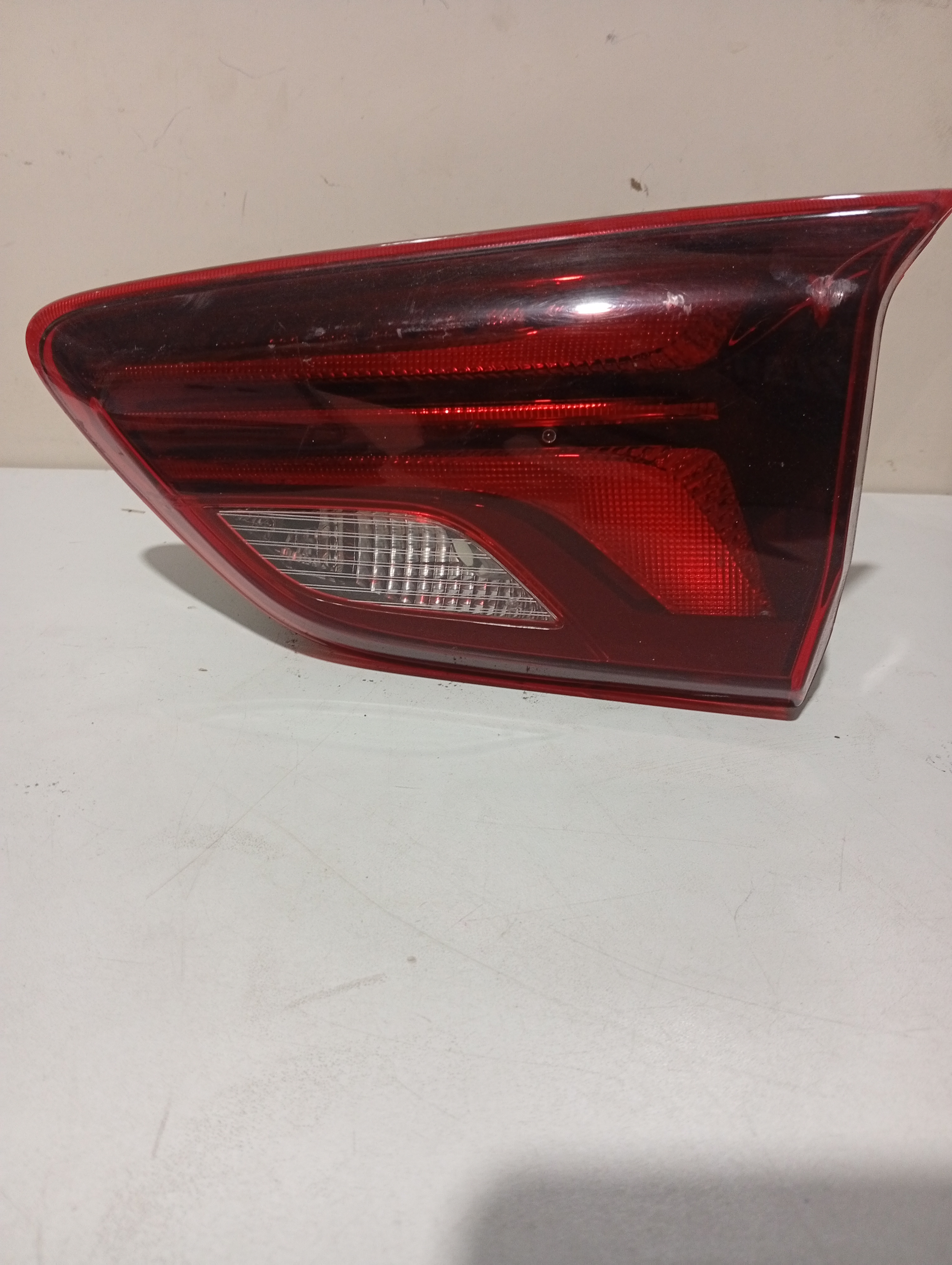 Lanterna Direita Tampa Chevrolet Onix 2020-2024  L/d - Imagem 1