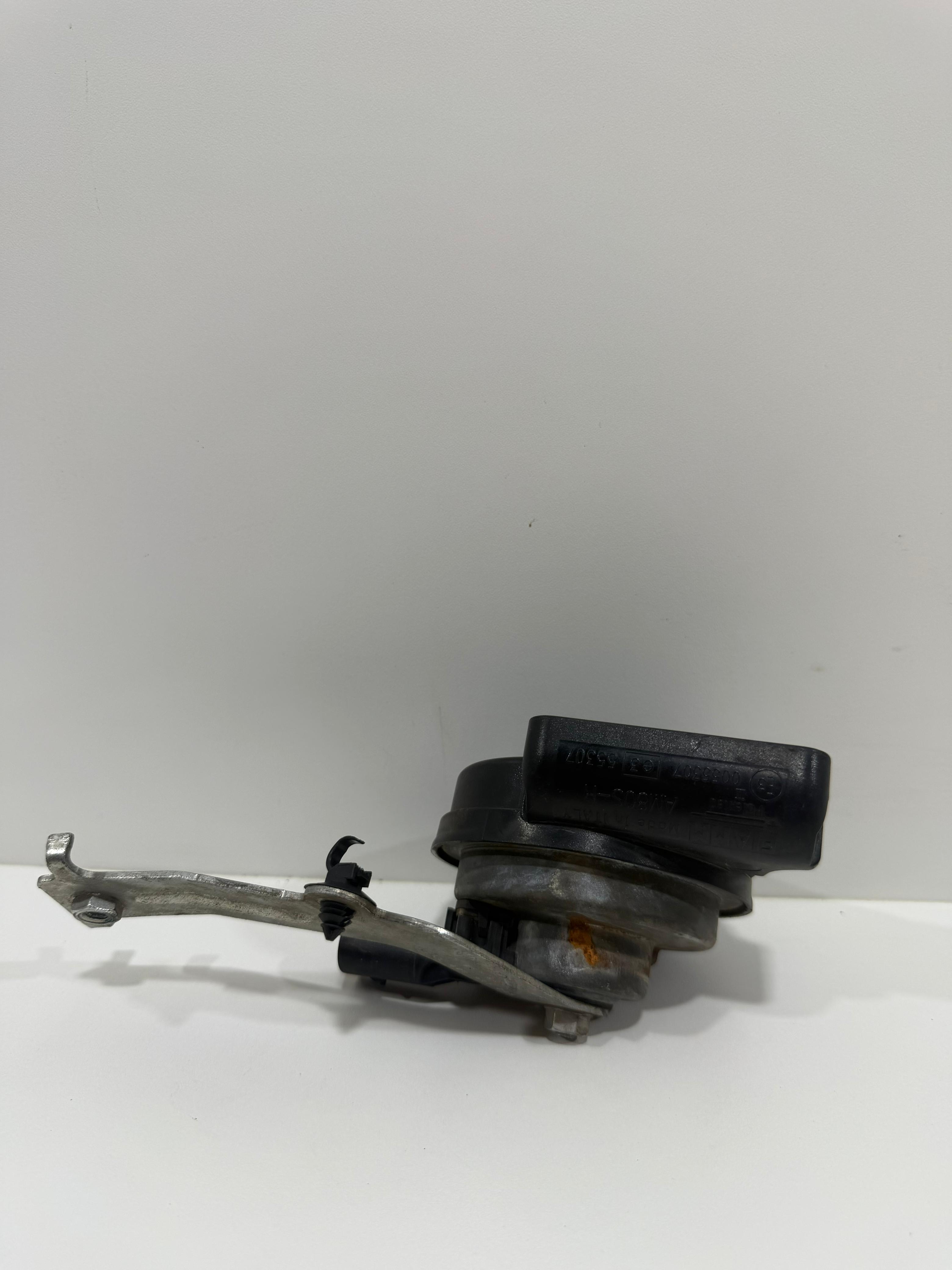 Buzina Grave Lado Esquerdo Audi 5Q0951221A - Imagem 3