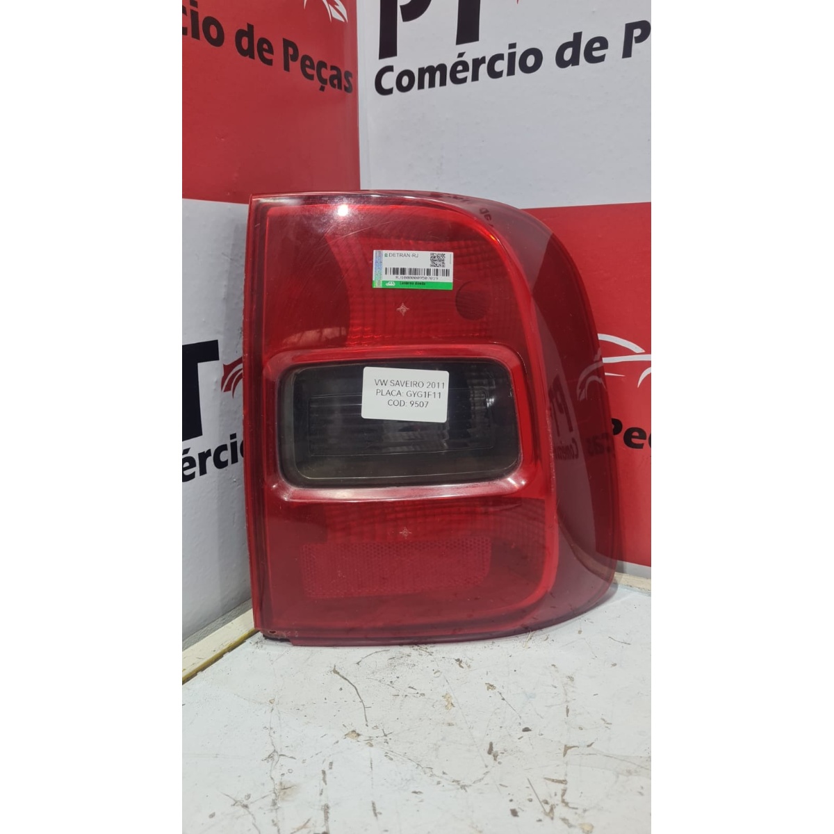 Lanterna Direita VW Saveiro G5 G6 G7 G8 08-13 COM AVARIA - Imagem 1