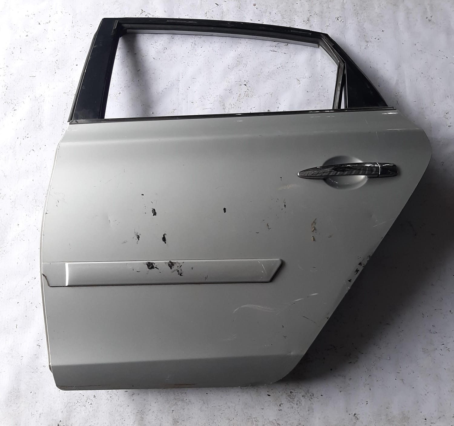 PORTA TRASEIRA SENTRA 2007/2013 LADO ESQUERDO (PRATA)